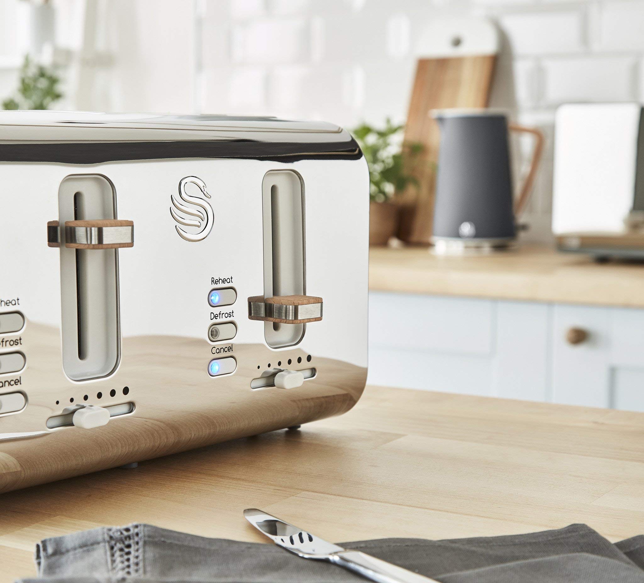Swan - Nordic, Set colazione, bollitore d’acqua 1,7 l, 2200 W, tostapane con fessura larga 4 fette, microonde 20 l digitale, design moderno, effetto legno, grigio lavagna