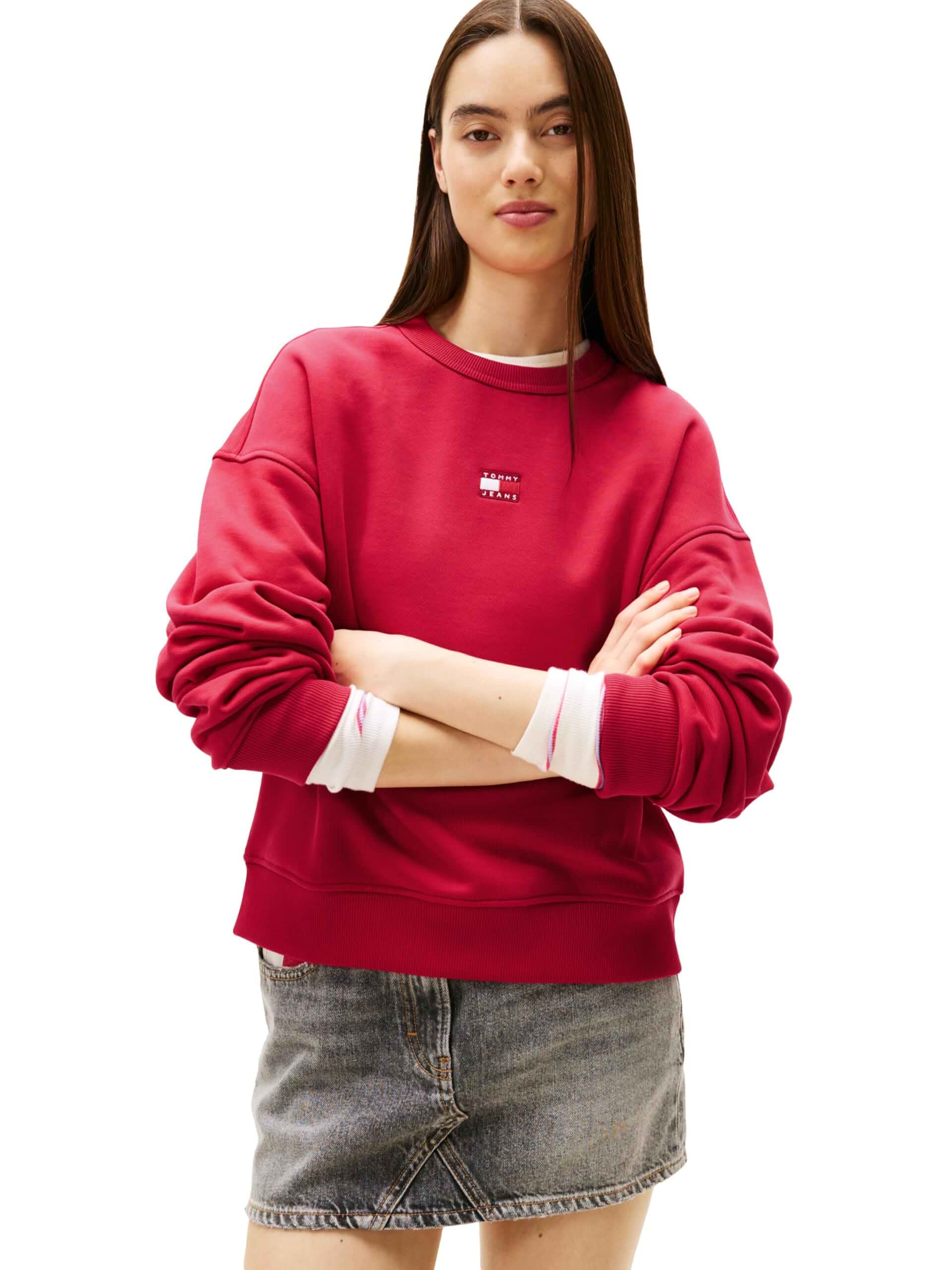 Tommy JeansWomen's Medium Weight Pullover Crewneck With Center Embroidered Flag Logo Adult · Long Sleeve
