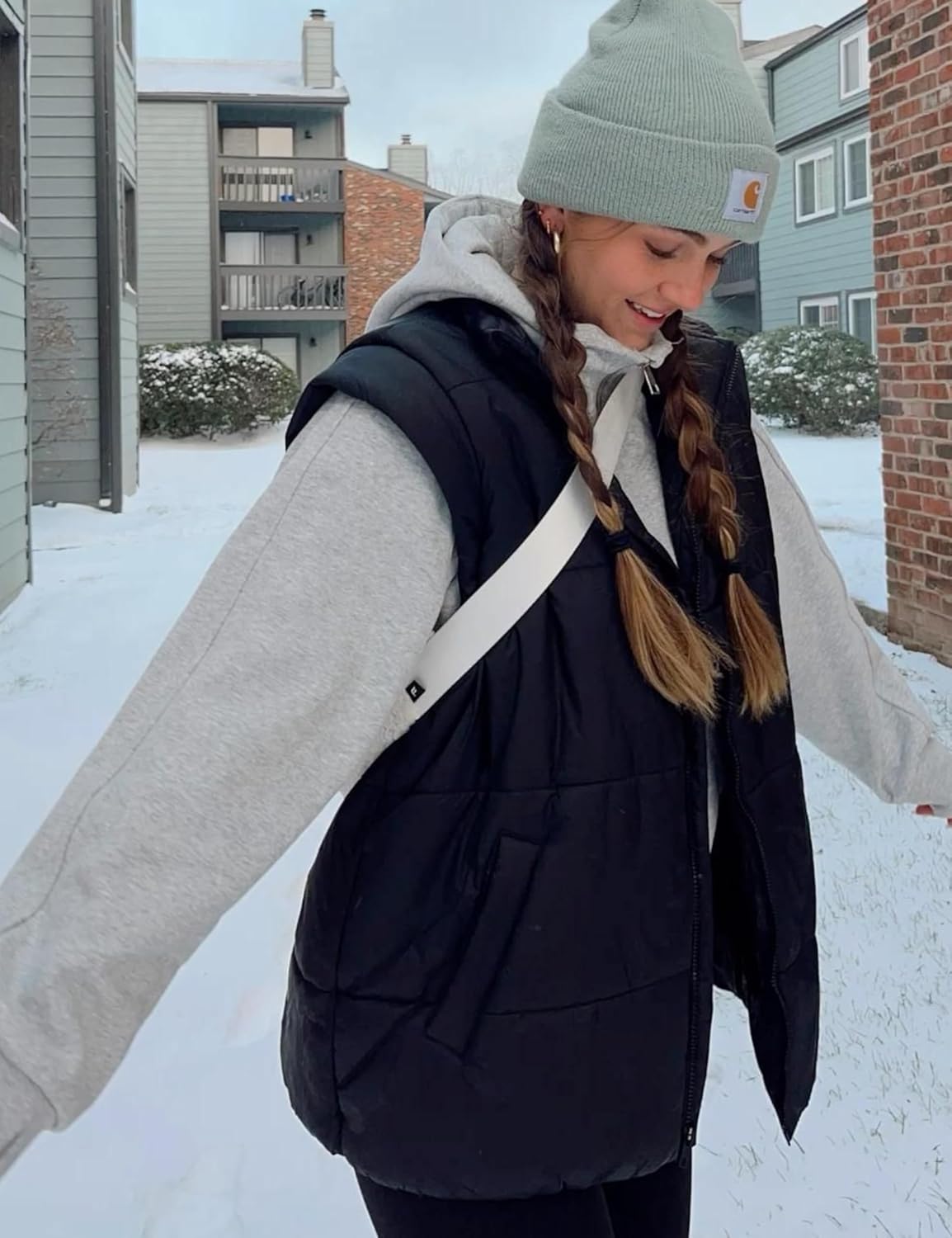 Daacee Women's Oversized Puffer Vest Lightweight Warm Sleeveless Puffy Bubble Outerwear Jackets Coats with Pockets - Image 2