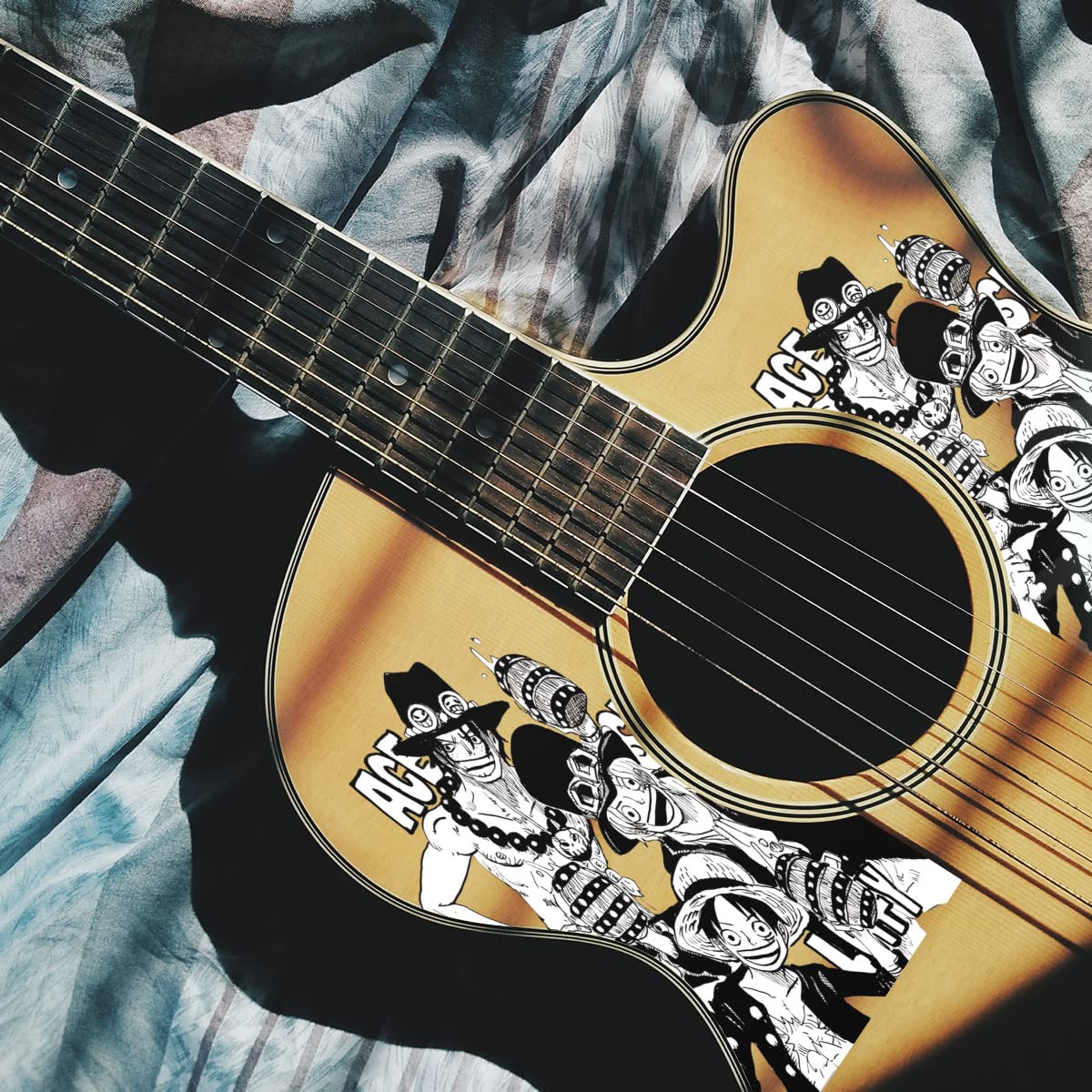 Amazon.co.jp: ワンピース ONE PIECE エース クリスタルステッカー 