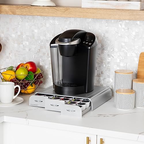 Vista 15 de Mind Reader Organizador 'Anchor' de triple cajón para cápsulas Dolce Gusto, CBTL, soporte para cápsulas de café de una sola porción Negro