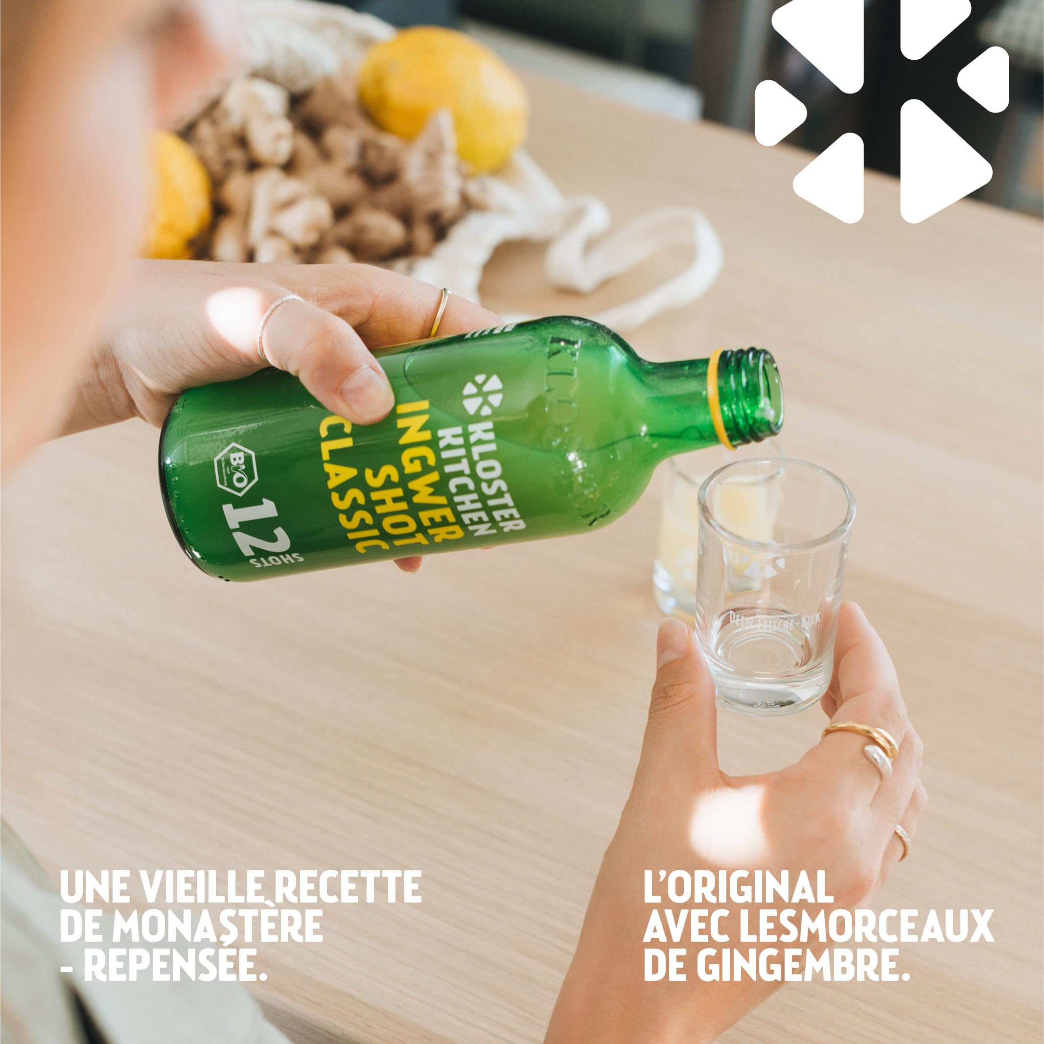 Kloster Kitchen Lot de 14 shots de gingembre bio 1SHOT - 14 x 30 ml - Avec véritables morceaux de gingembre - Végétalien dans une bouteille en verre à emporter - Doux et épicé - Sans additifs et avec