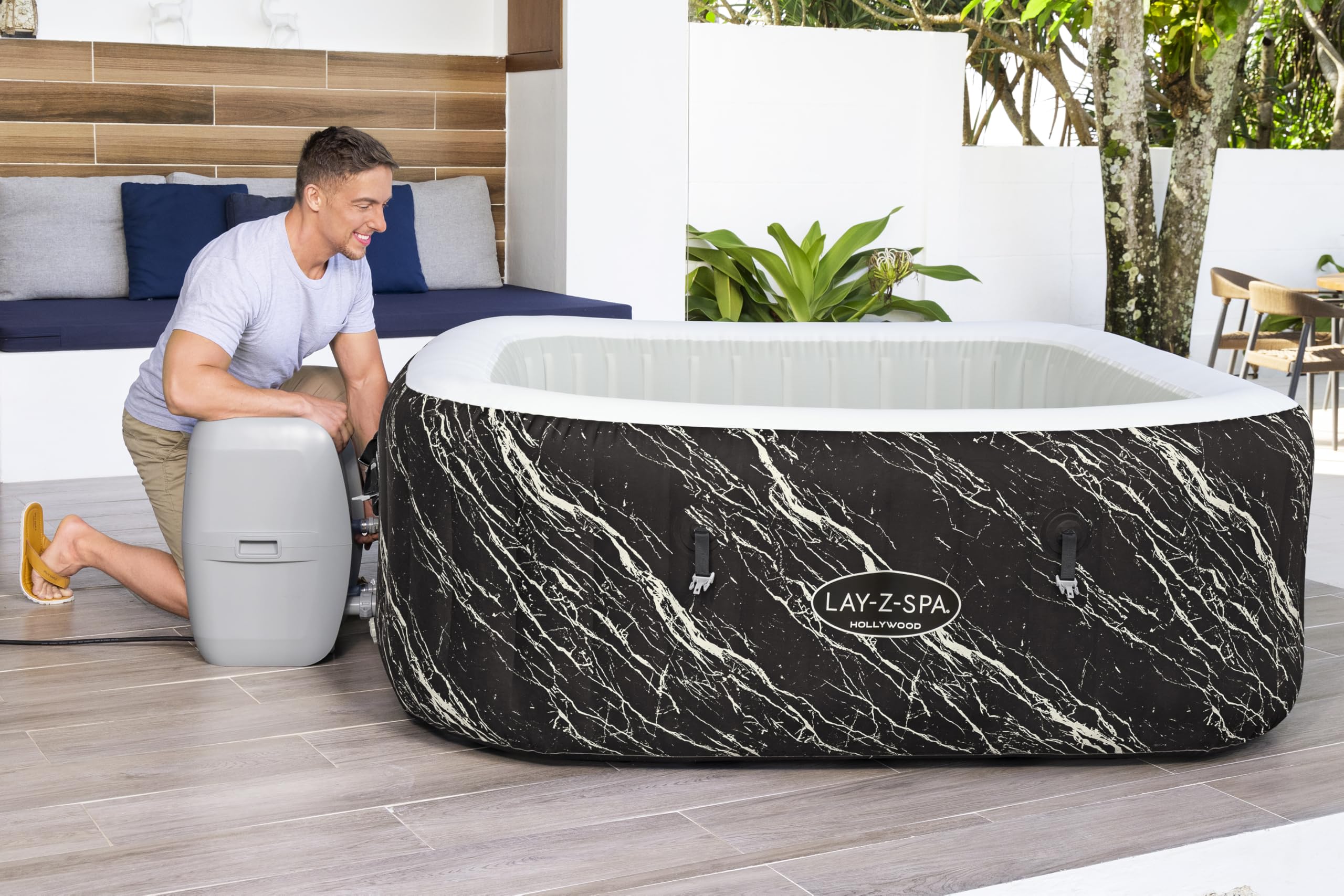 Bestway - Spa Gonflable Hollywood Luxe AirJet Efficacité énergétique avec lumières LED 4 à 6 Personnes - 180 cm x 180 cm x 66 cm - Noir