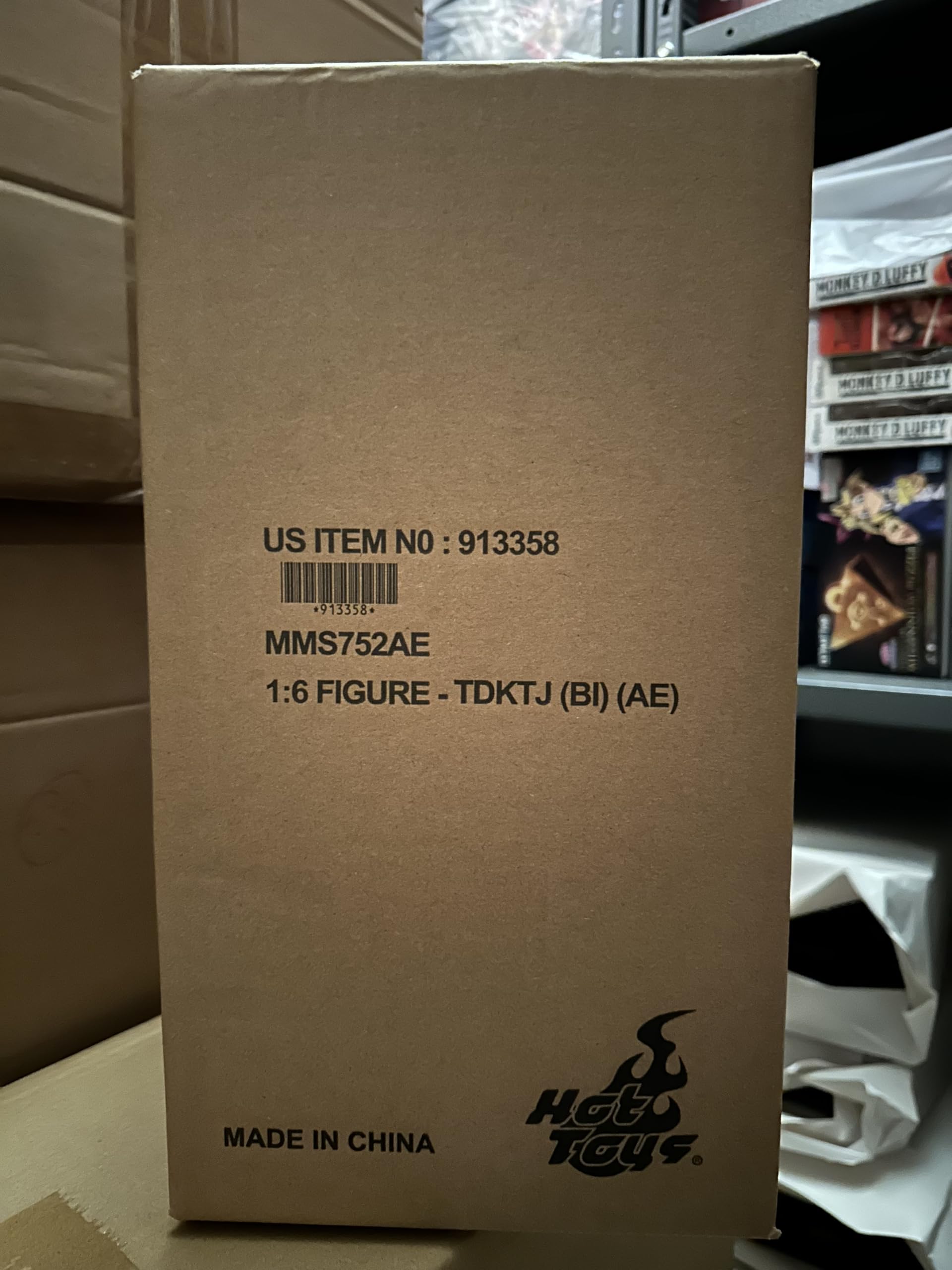 ダークナイト　1/6スケールフィギュア　ジョーカー（バットマン・インポスター版） Amazon.co.jp: 【ムービー・マスターピース アルチザン