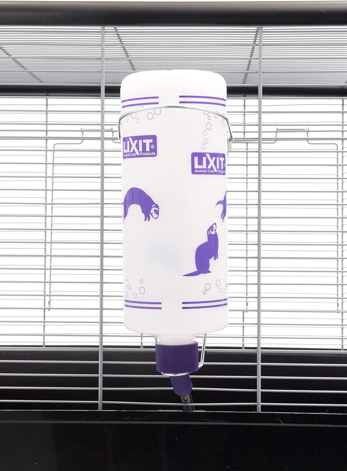 Lixit 32oz Weather Resistant Water Bottles with Heavy Duty Mount for