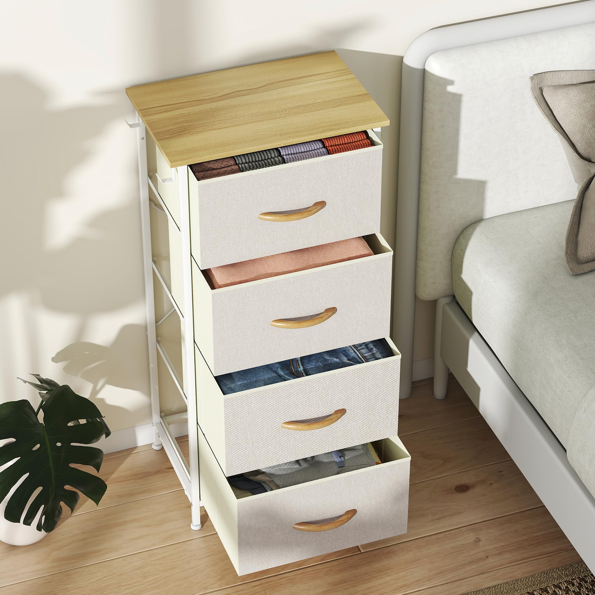 HOMCOM Cajonera de Tela Alta Cómoda con 4 Cajones 4 Bolsillos Laterales 2 Ganchos y Estructura de Acero Cómoda para Dormitorio Sala de Estar Pasillo Beige