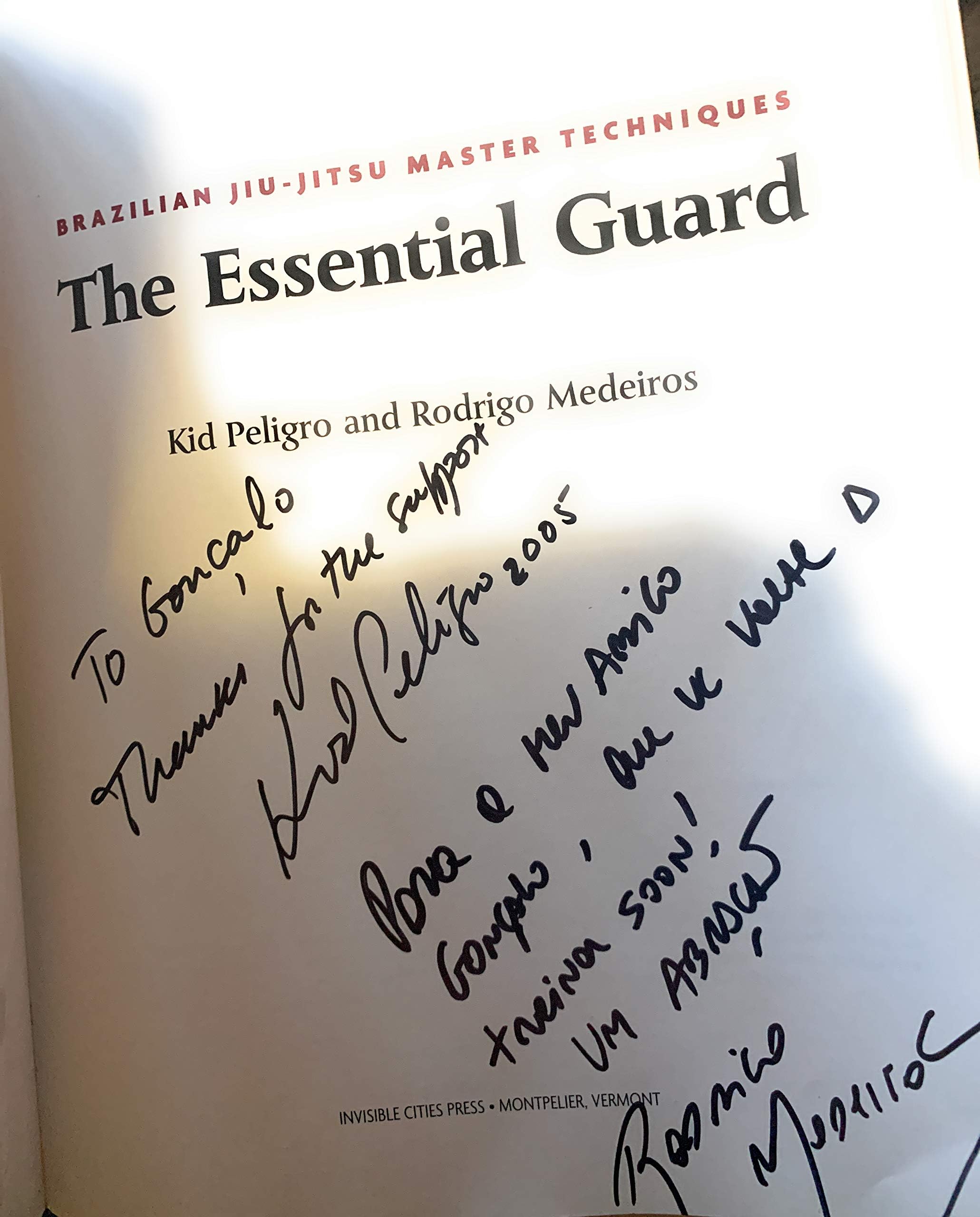 Brazilian Jiu-Jitsu Master Techniques: The Essential Guard