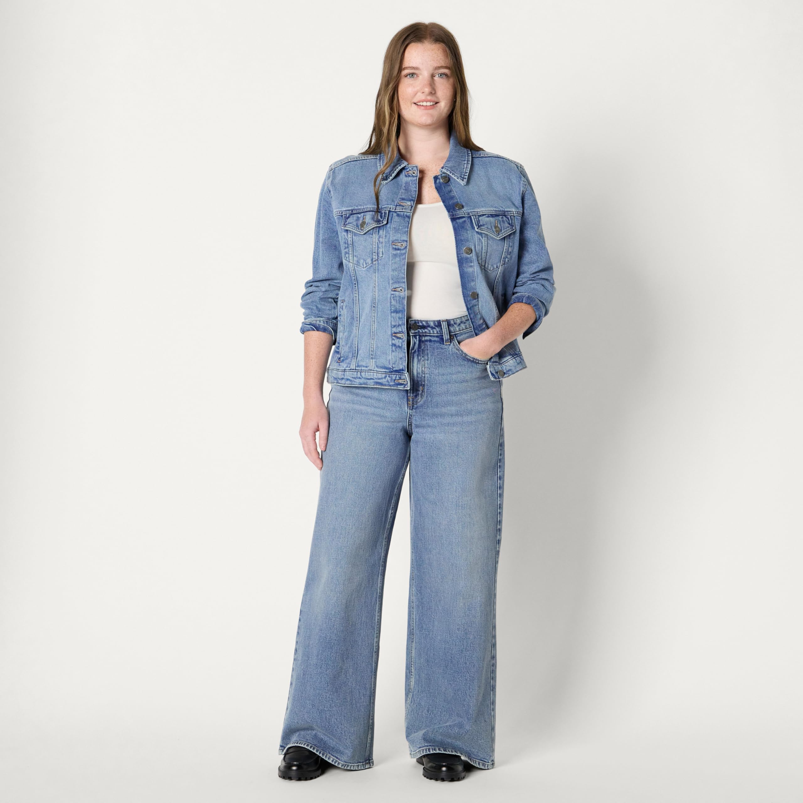 Amazon Essentials Giacca da donna rigida oversize Trucker