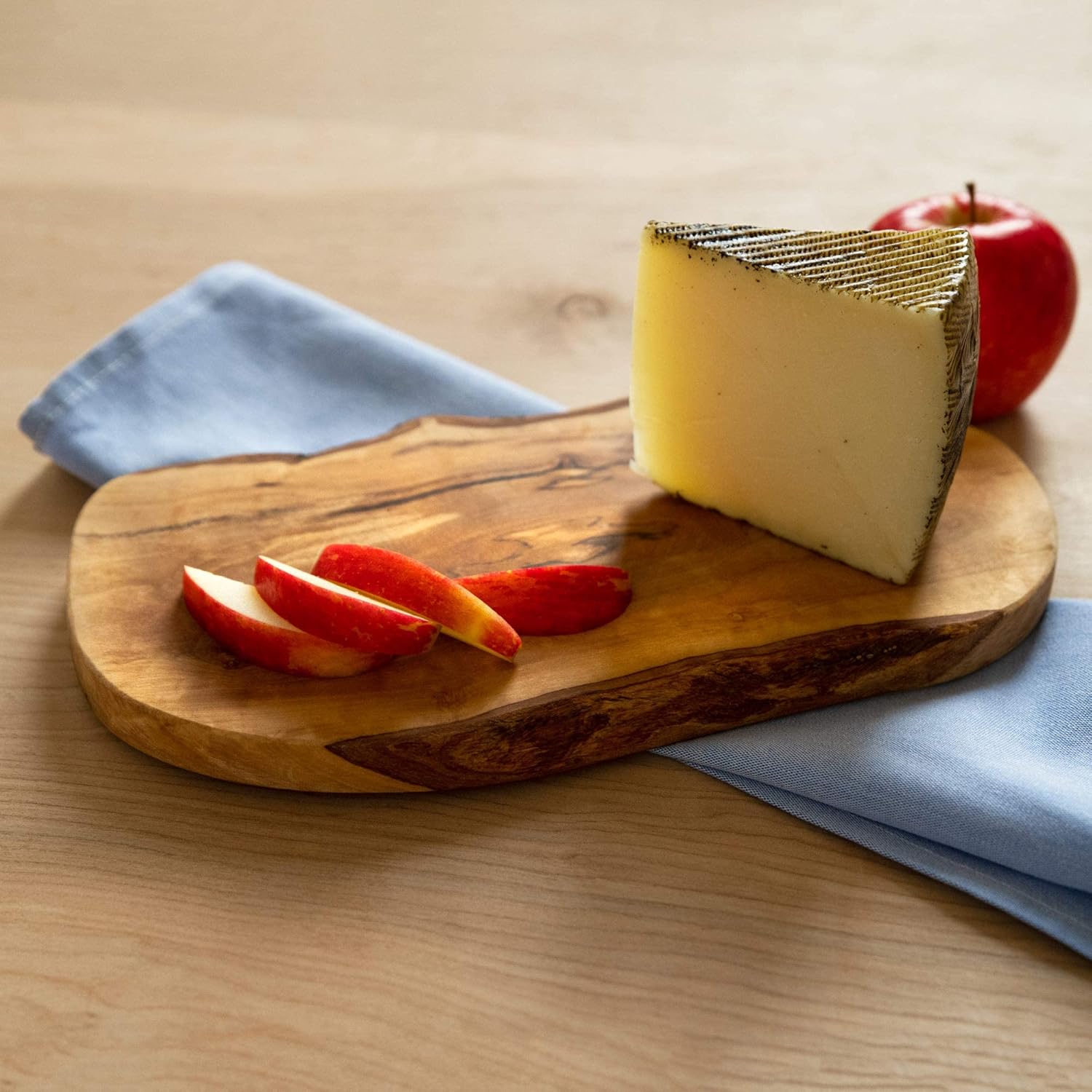 Nеw Dеаl Tramanto Olive Wood Cheese Board and Cutting Board Extra Large, 24 x 12 Inch