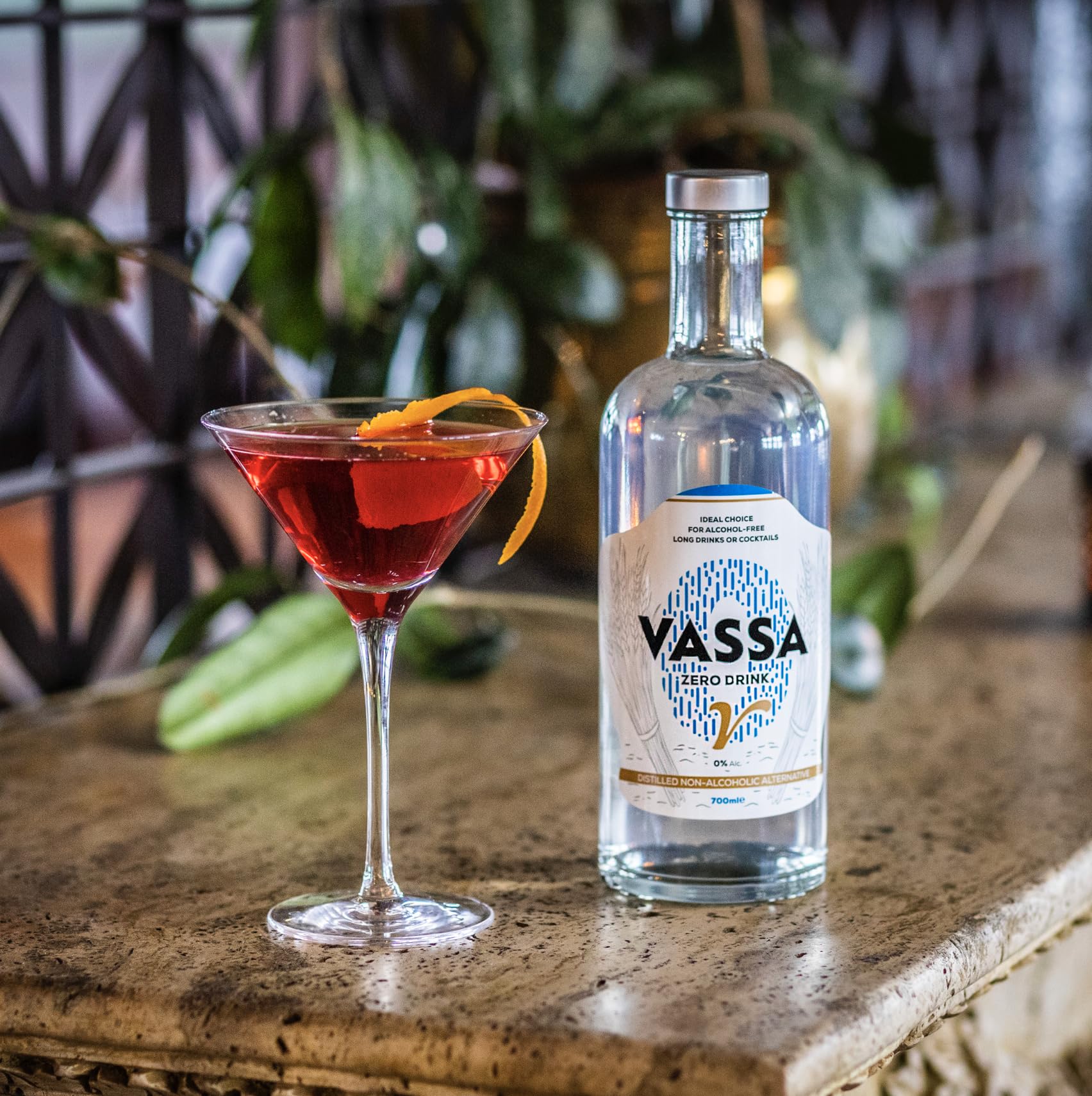 VASSA ZERO V, vodka sin alcohol 700 ml, ideal para cócteles sin alcohol y tragos largos, alternativa sin alcohol para el vodka tradicional, ingredientes 100% naturales