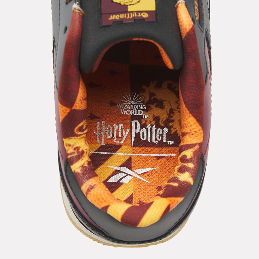 Amazon.com | Reebok Unisex Child Harry Potter Classic Leather Sneaker,  Black/Alabaster/Merlot/Gold, Infant Size 5 | Sneakers