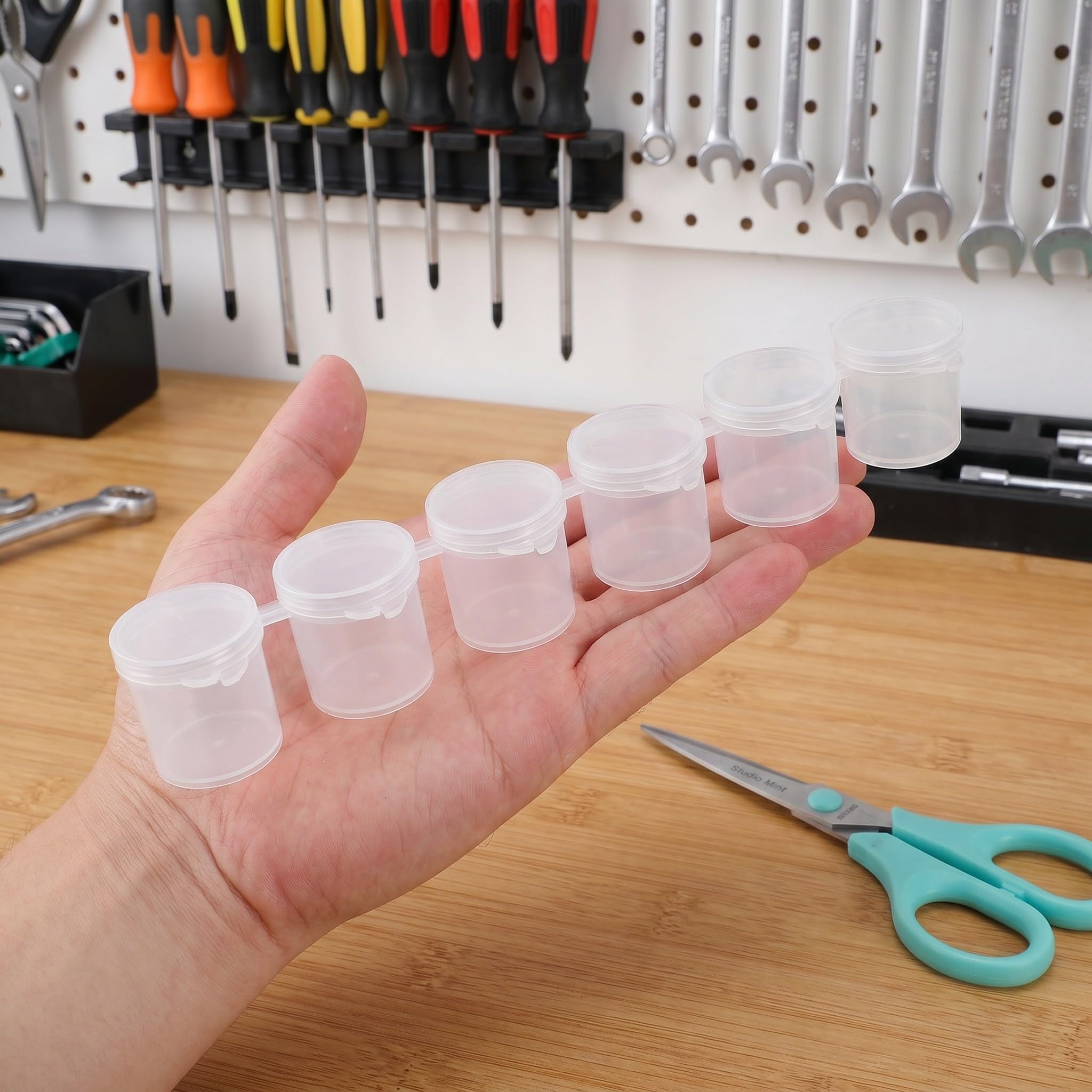 Lot de 20 mini pots de peinture : mini-récipients de rangement pour peinture - Récipients de rangement portables vides de 15 ml - Petits pots de pigment pour les loisirs créatifs, la en