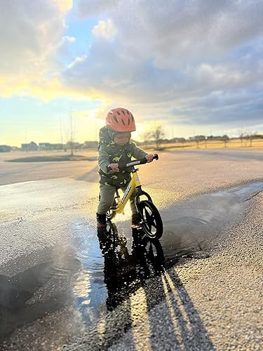 Miniatura 6 de Strider 12 Sport - Bicicleta deportiva de equilibrio para niños, bicicleta de entrenamiento sin pedales, marco ligero, con llantas que nunca se