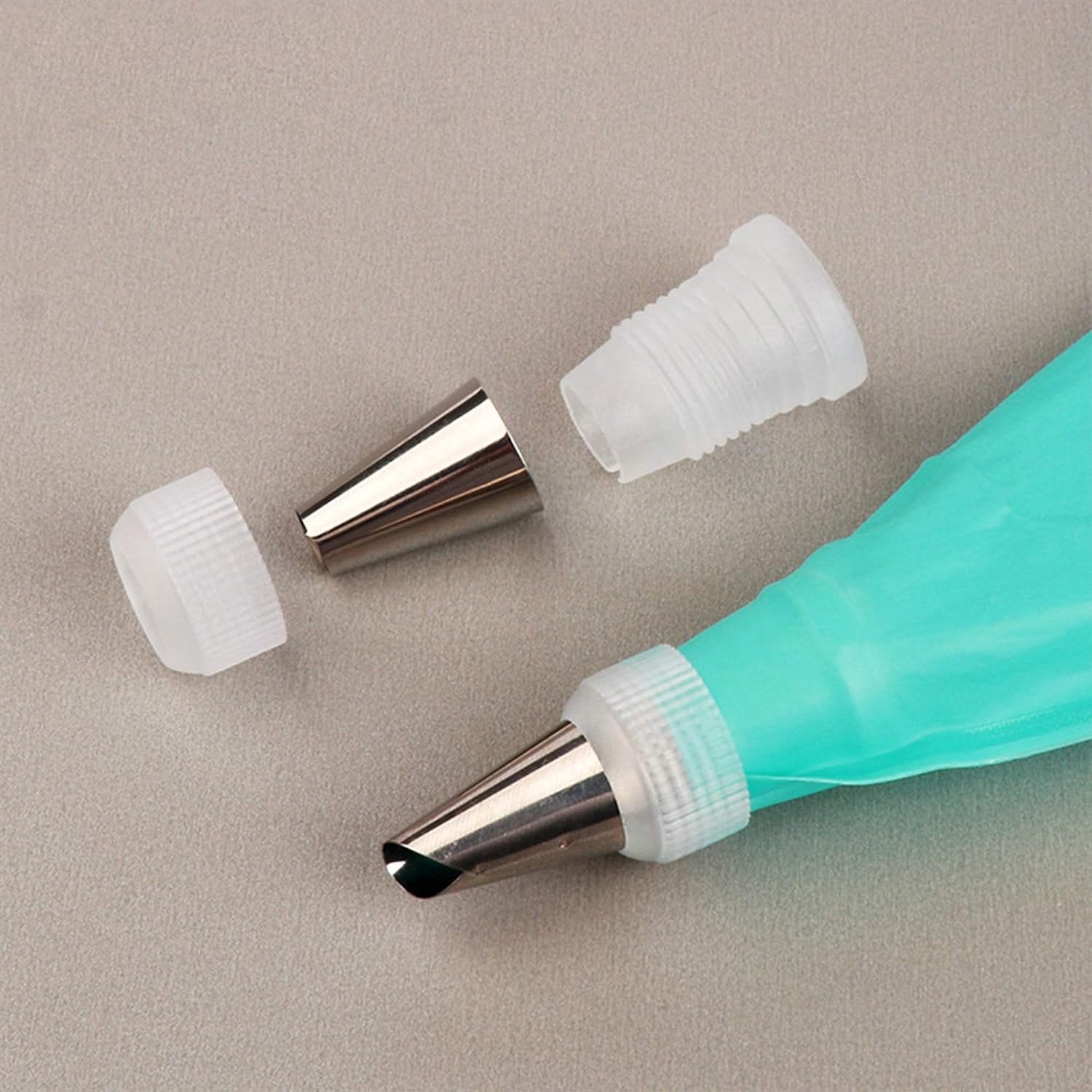 MYUBWTF12 Pieces White Pastry Bag Coupler, Three different sizes Plastic Standard Couplers/Cake Decorating Coupler/Pipe Tip Coupler for piping bags, Icing Nozzles