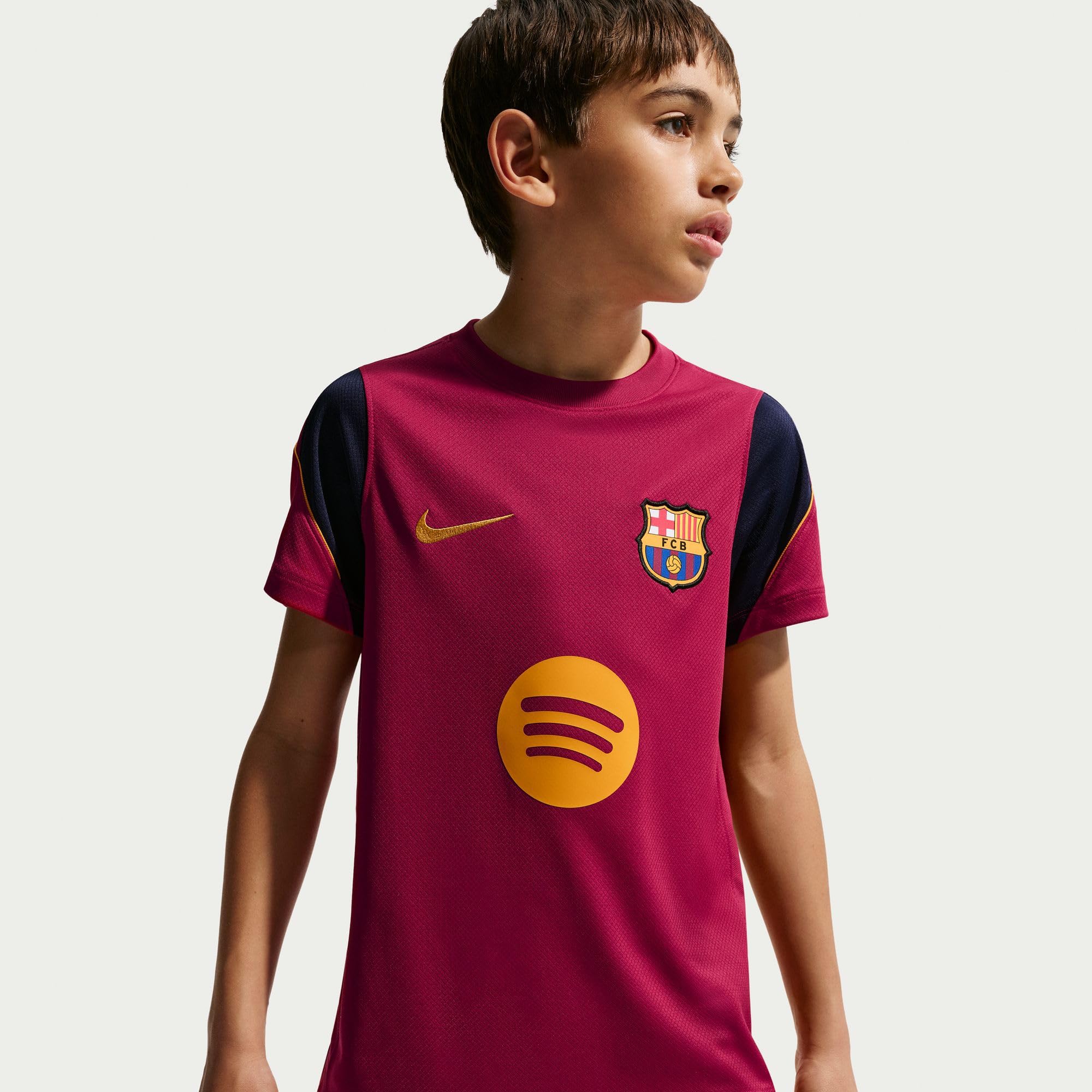 Fc Barcelona Strike Nike Dri-Fit II3237-621, koszulka piłkarska z krótkim rękawem, dla starszych dzieci, czerwony (Noble Red/Blackened Blue/Mineral Yellow), rozmiar M