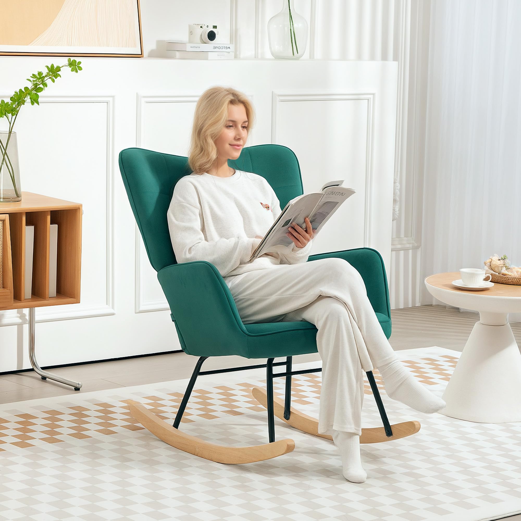 HOMCOM Sedia a dondolo, imbottitura in velluto, sedia per infermieri, struttura in acciaio, gambe in legno massiccio, verde scuro