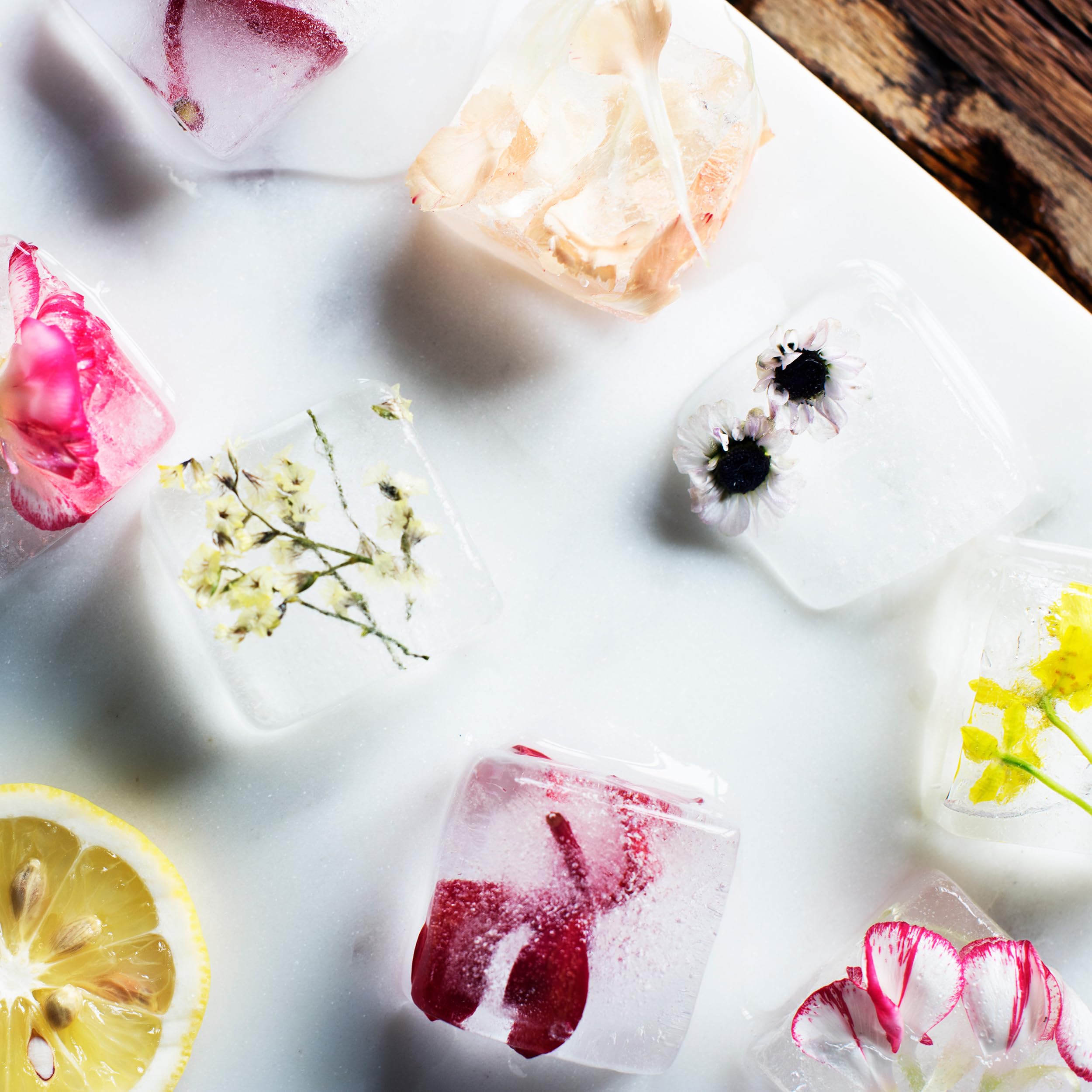 Eiswürfelbereiter 2 ct Würfel – quadratische Eiswürfelform aus Silikon, große Whiskey-Eiswürfel, 1 Set mit Behälter