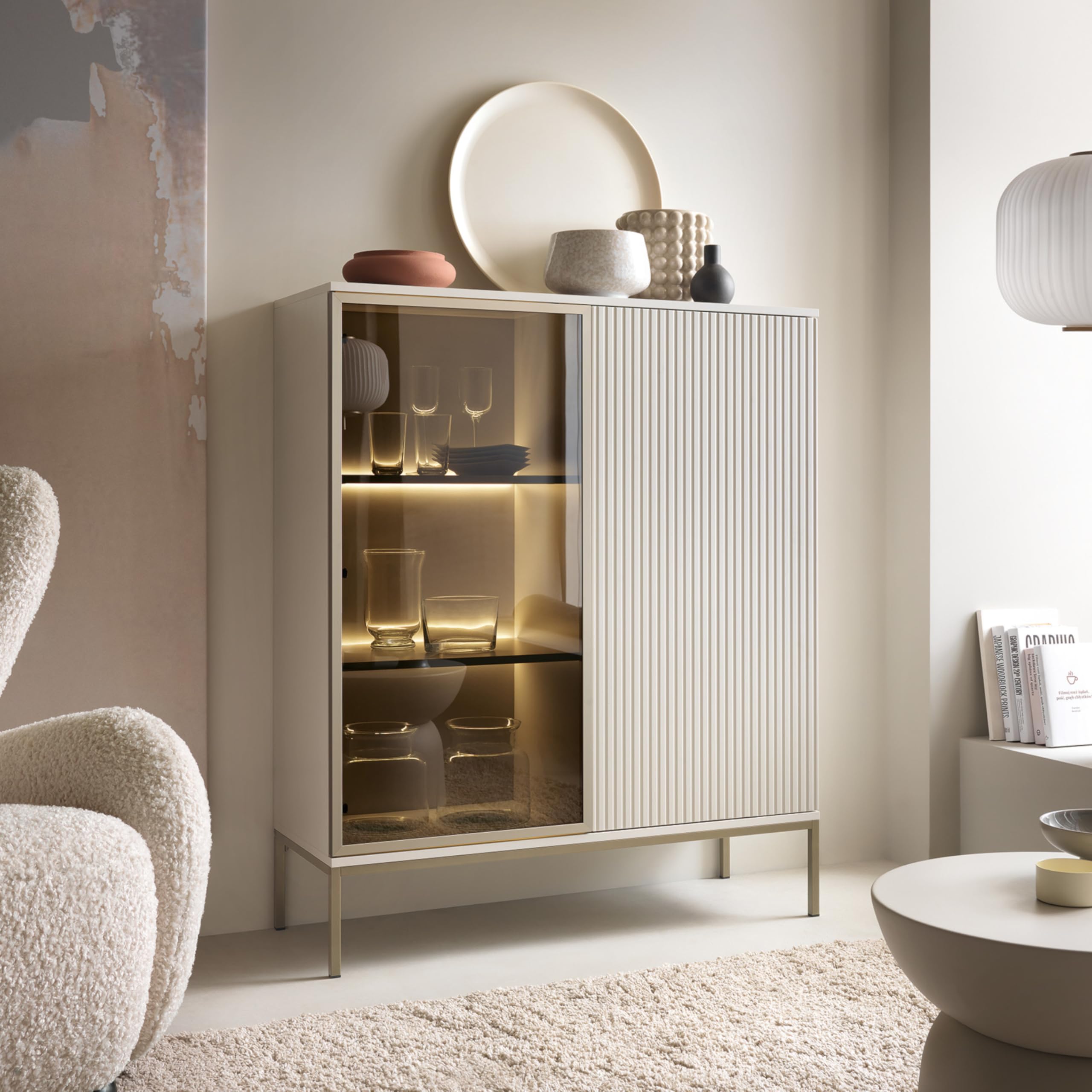 Komodee Laval WT104 - Vitrine mit LED Beleuchtung, Kaschmir, Breite 104 cm, Höhe 126 cm, Tiefe 39 cm