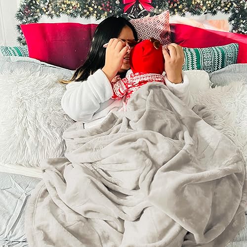 Miniatura 5 de Bedsure Manta de forro polar tamaño King  280GSM suave y ligera manta de felpa acogedora para cama, sofá, viajes, camping