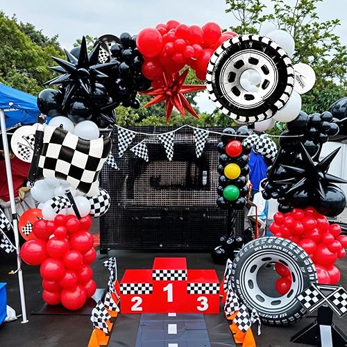 Vista 6 de Globos de autos de carreras con bandera a cuadros y globos de neumáticos, globos de látex rojos, negros y blancos para decoración de fiesta temática