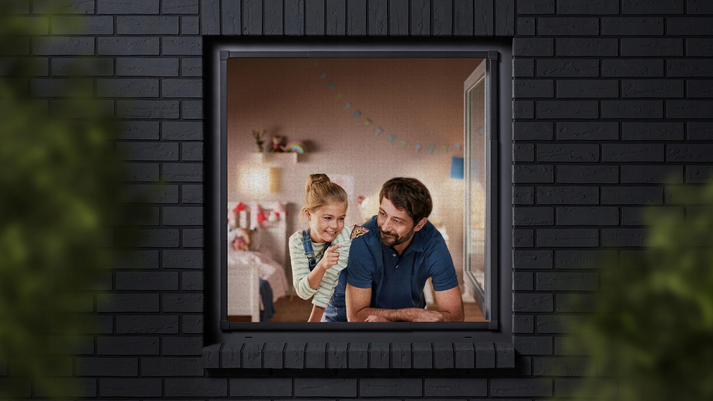 tesa Insect Stop FALT Fliegengitter Fenster - 80-140 cm - Weiß | Teleskopierbarer Premium Alu-Rahmen - Montage ohne Ausmessen, ohne Sägen, ohne Bohren - langlebig, reißfest, 5 Jahre Garantie