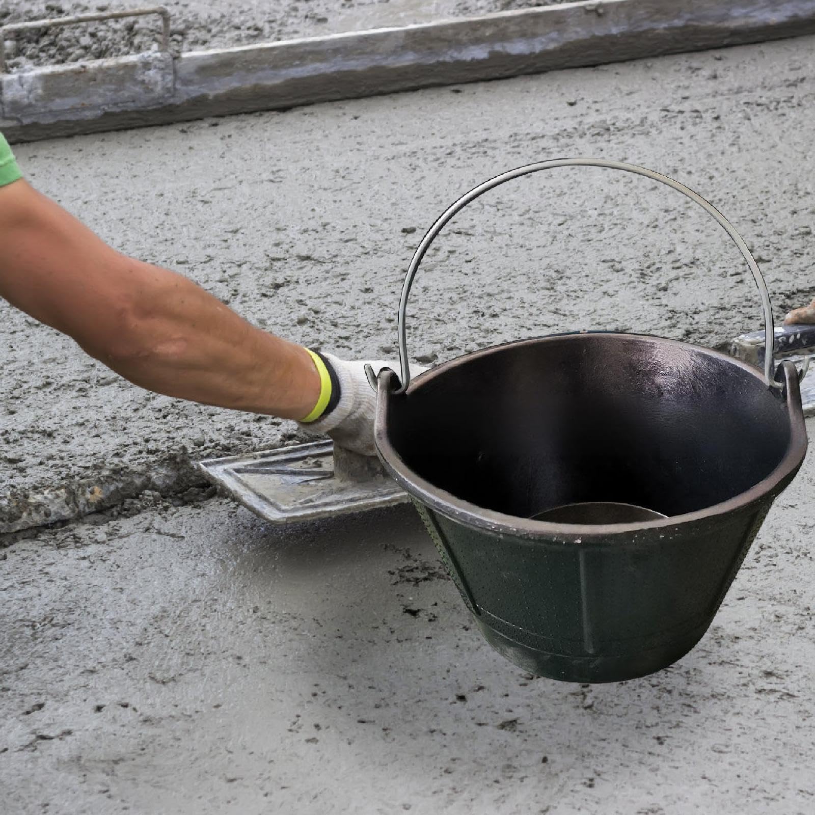 Secchio di Cemento in Gomma 10 Litri, Diametro Bocca 35 cm, Contenitore Robusto per Agricoltura, Cantiere, Garage, Casa