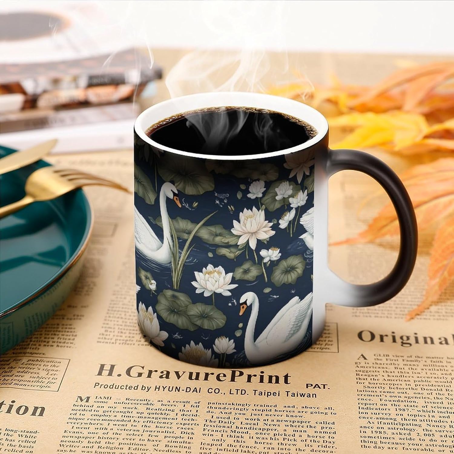 Peaceful Swans Water Lilies Pattern Color Changing Mug Heated Ceramic Cup Heat Sensitive Coffee Mug Fun Gift