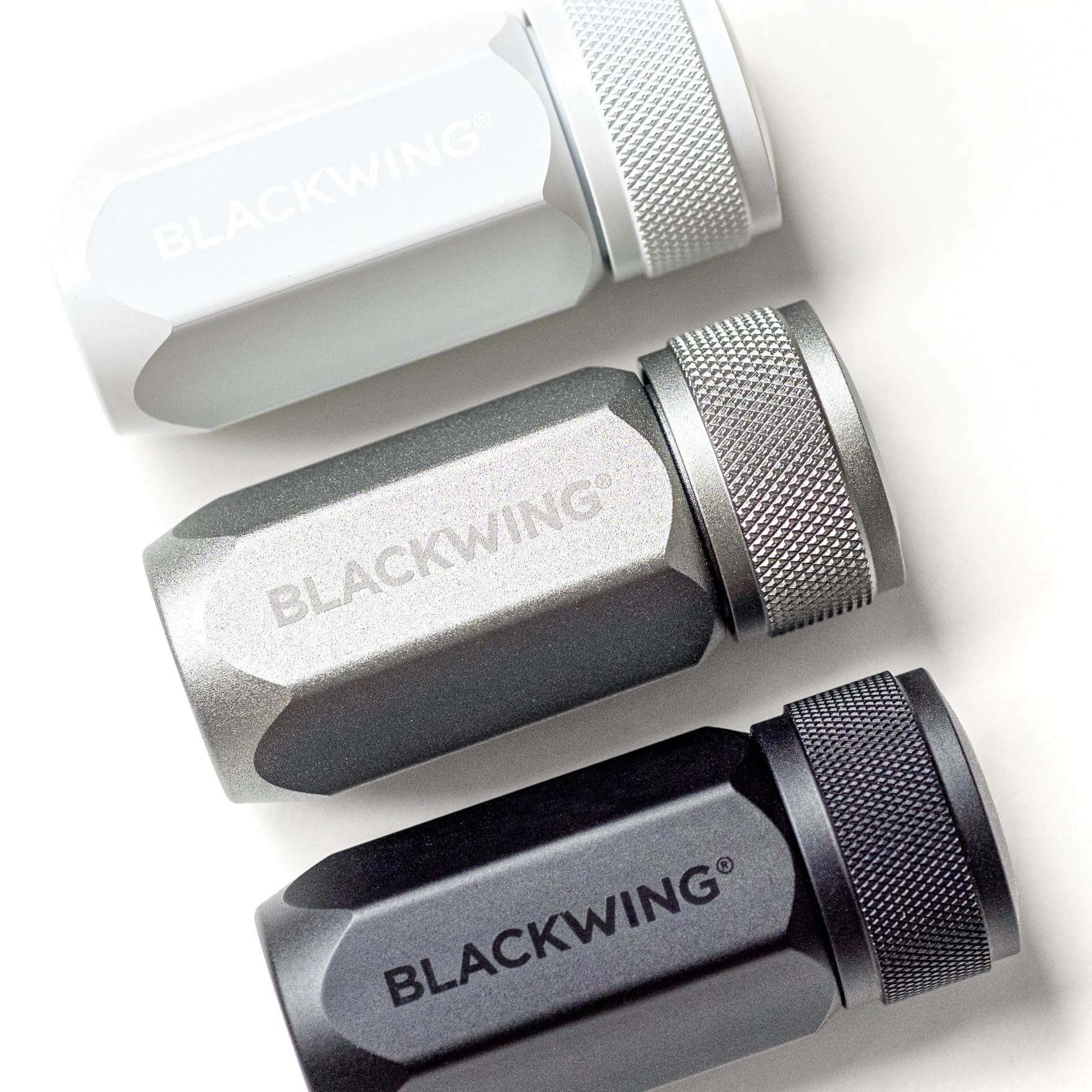Blackwing Afilador de punta larga de un solo paso, hoja de acero alemán, aluminio mecanizado, diseño compacto, color blanco