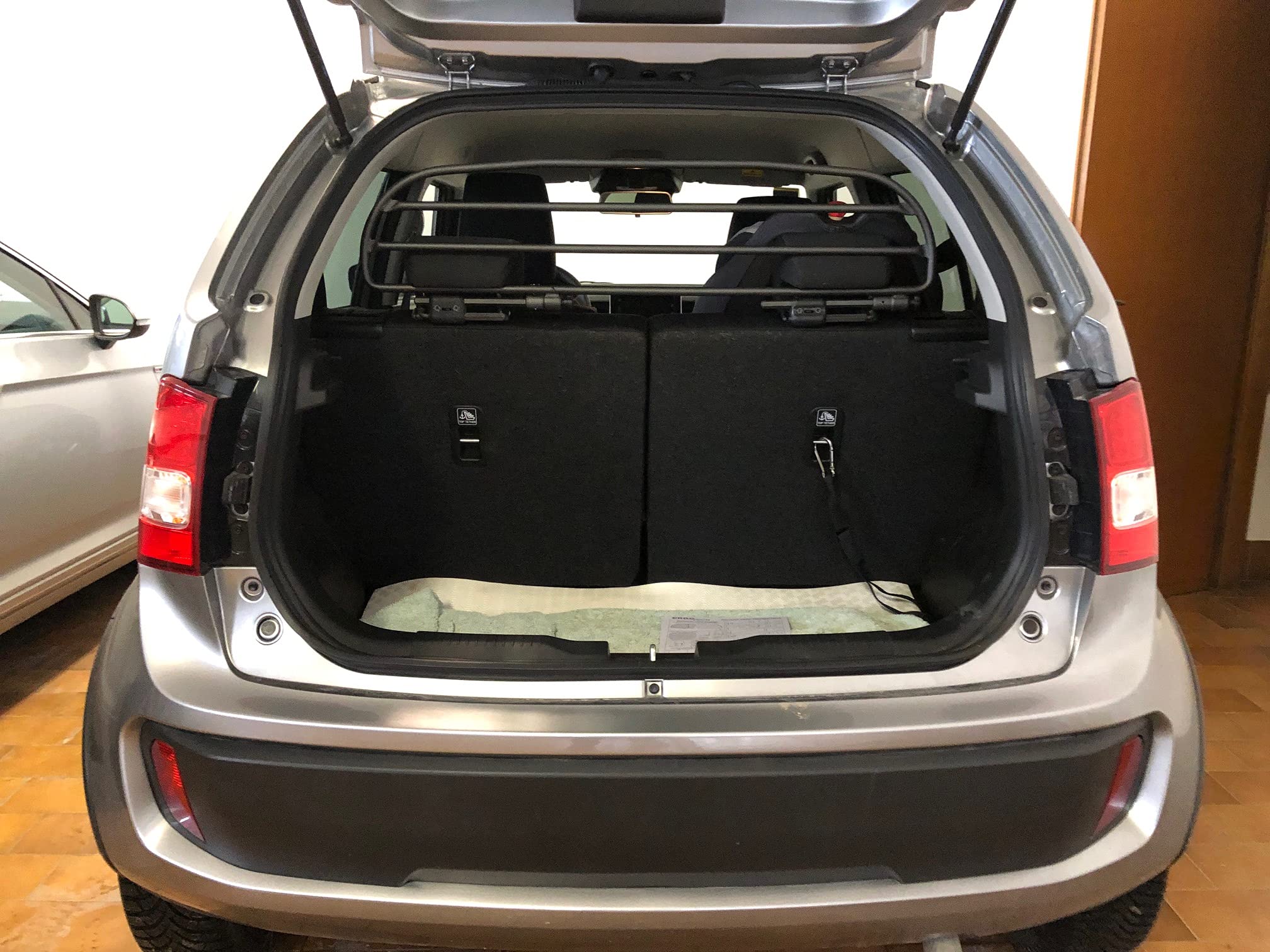 ERGOTECH Divisorio Rete Per Jeep Renegade | Griglia Di Sicurezza Per Bagagliaio | Trasporto Cani E Bagagli | 2014-2018+ - Foto 4