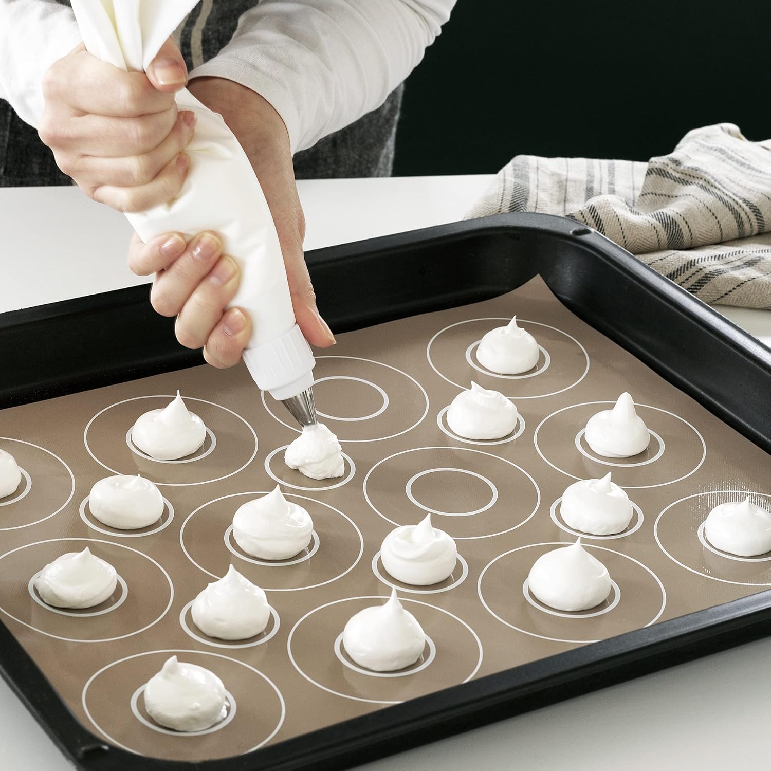 BAKTRADITION Baking mat, 41x31 cm, Beige