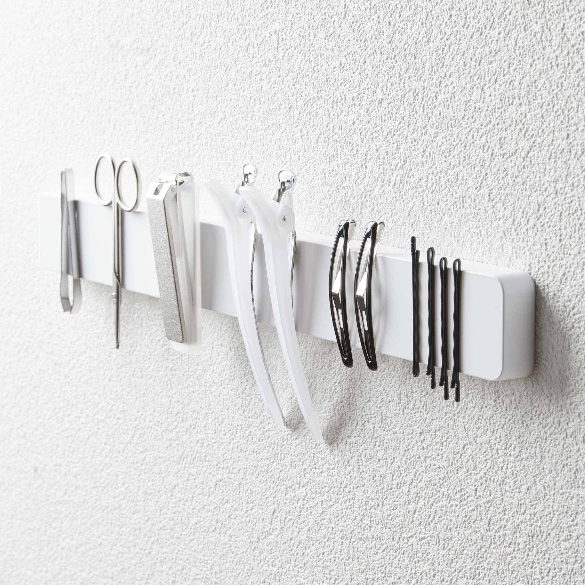 YAMAZAKI 5201 TOWER Portacoltelli magnetico, bianco, Resina ABS/Magnete/Silicone, minimalista, 35x1.7x4 cm