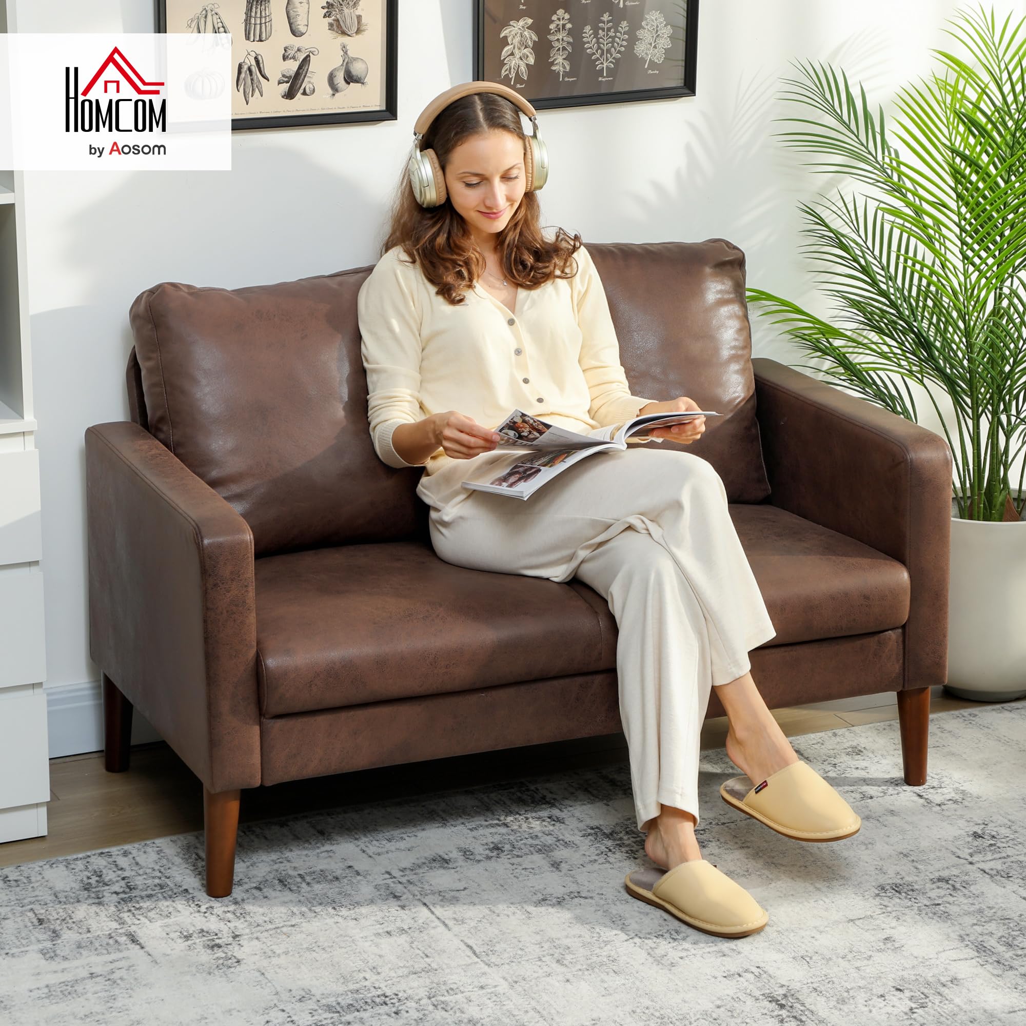 HOMCOM Divano 2 Posti Imbottito in Tessuto Effetto Pelle Traspirante con Cuscini e Gambe in Legno di Caucciù, Divanetto Salvaspazio con Braccioli per Soggiorno, Salotto, 130x78x85 cm, Marrone Scuro