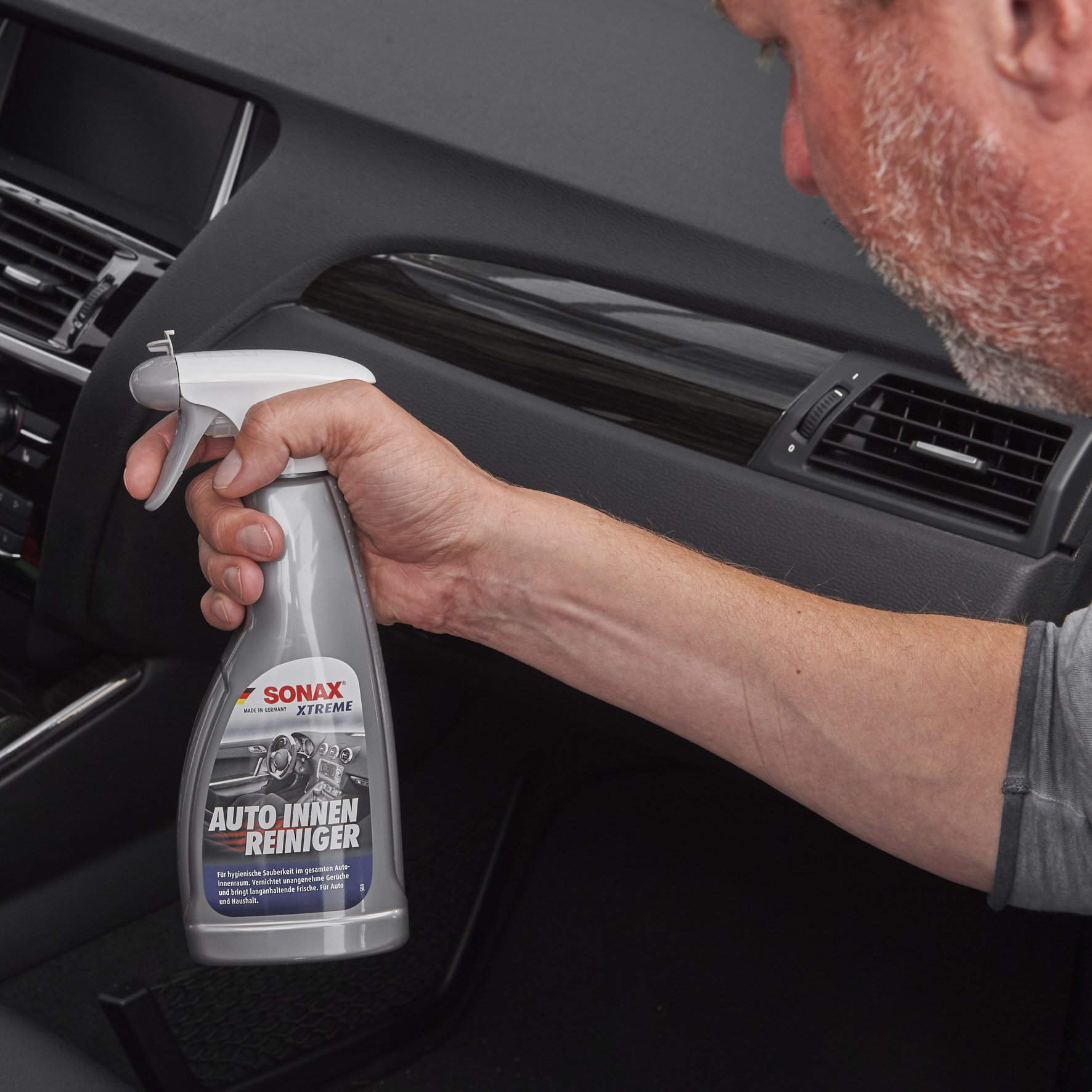 detailmate Set d'entretien pour voiture : SONAX Xtreme nettoyant intérieur 500ml + detailer plastique intérieur + extérieur 500ml + 2X chiffon microfibre + brosse cuir + gant d'entretien + applicateur
