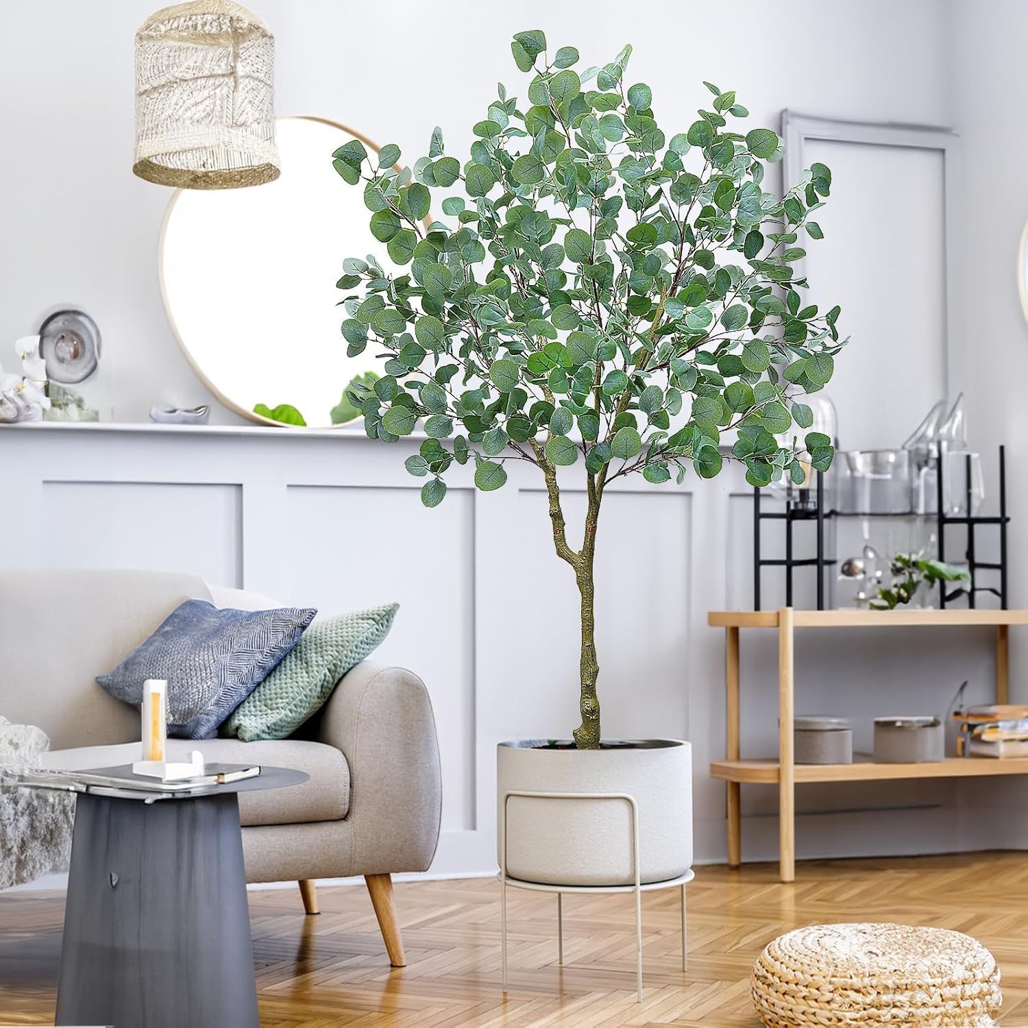 人工ユーカリの木、フェイクプラント 高さ6フィート フェイクユーカリ 人工植物 屋内 ホワイトトールプランター付き 人工木 天然木の