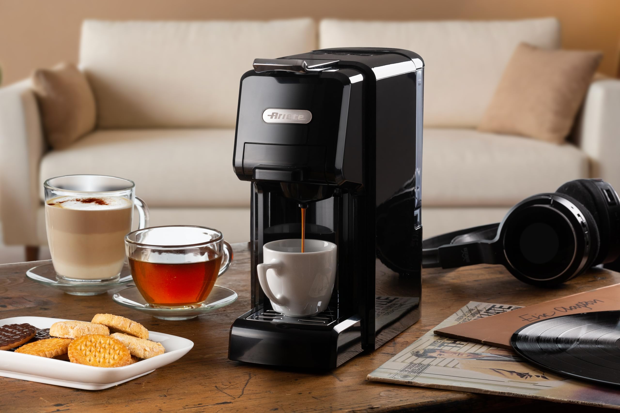 Ariete 1304/1 Kaffeemaschine mit Schubladen, kompatibel mit Nespresso und Dolcegusto-Kapseln, 1350 W, Tankkapazität 0,7 l, Druck 19 bar, 2 Arten von Kaffee, Pads und Pulver, Schwarz