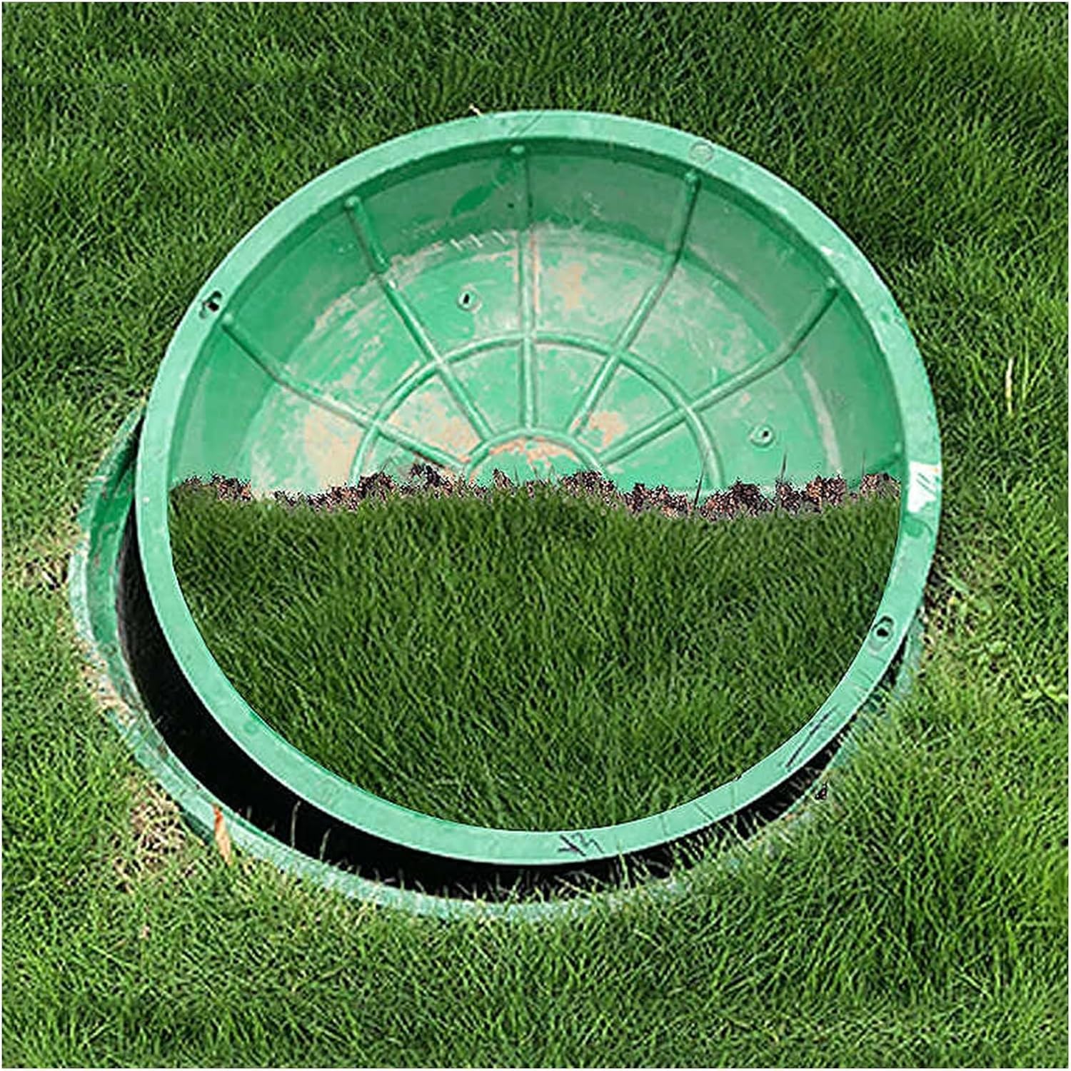 Trappe d'accès de sol 80 cm pour cacher un regard de drainage