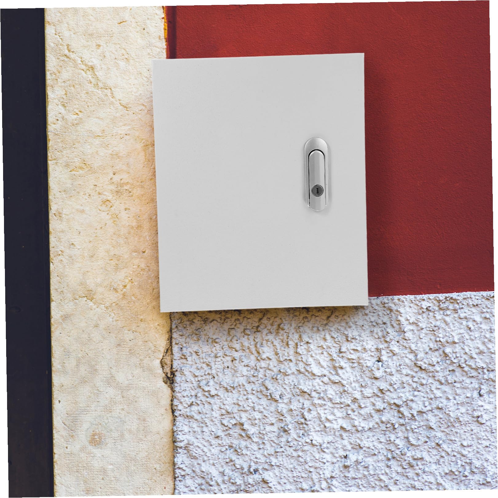 Elektroverteilerkasten mit Verstärktem Gehäuse aus Edelstahl und Langem Schloss Weiß für Leistungsstarke Geräte und Elektrische Komponenten im Außenbereich