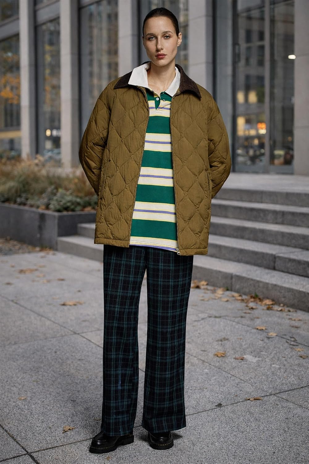 Orolay Women's Oversized Lightweight Down Jacket Zip Up Barn Quilted Puffer Coat Casual Outerwear with Pockets - Image 2