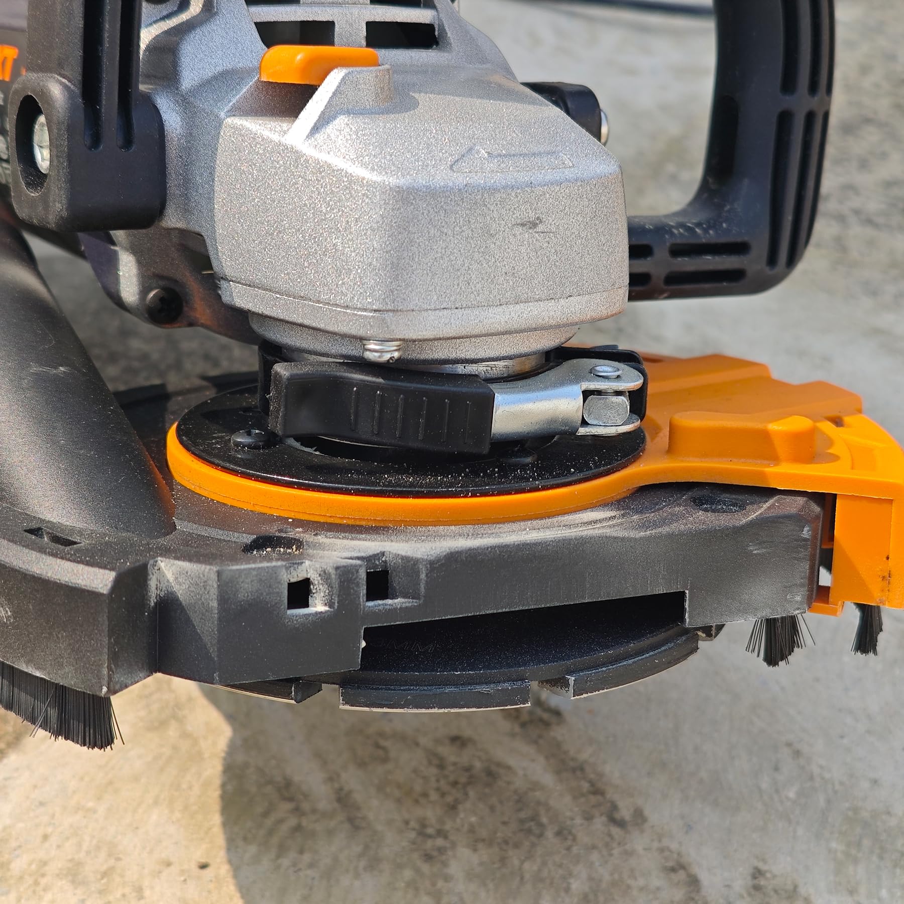 Lijadora de Hormigón MAXXT : amoladora 125 con motor de 1500W, 1000-8500rpm, 7 niveles velocidad，Borde lateral ajustable, para pisos de concreto/aceras/estacionamientos/almacenes