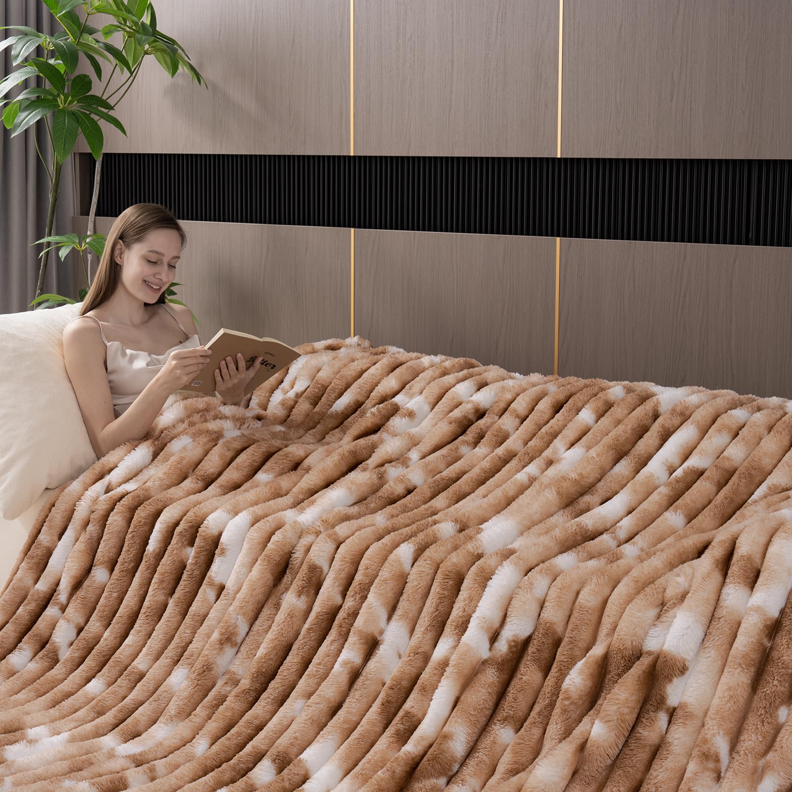 Vamcheer Manta para Sofá 230 × 230 cm, Súper Suave, Doble Cara | Efecto Pelo de Conejo, Esponjosa, Lavable y Fácil de Cuidar, para Sofá, Cama y Dormitorio,Marrón