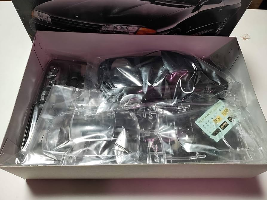 Amazon | タミヤ 1/24 日産 スカイライン GT-R R32 | ミニカー