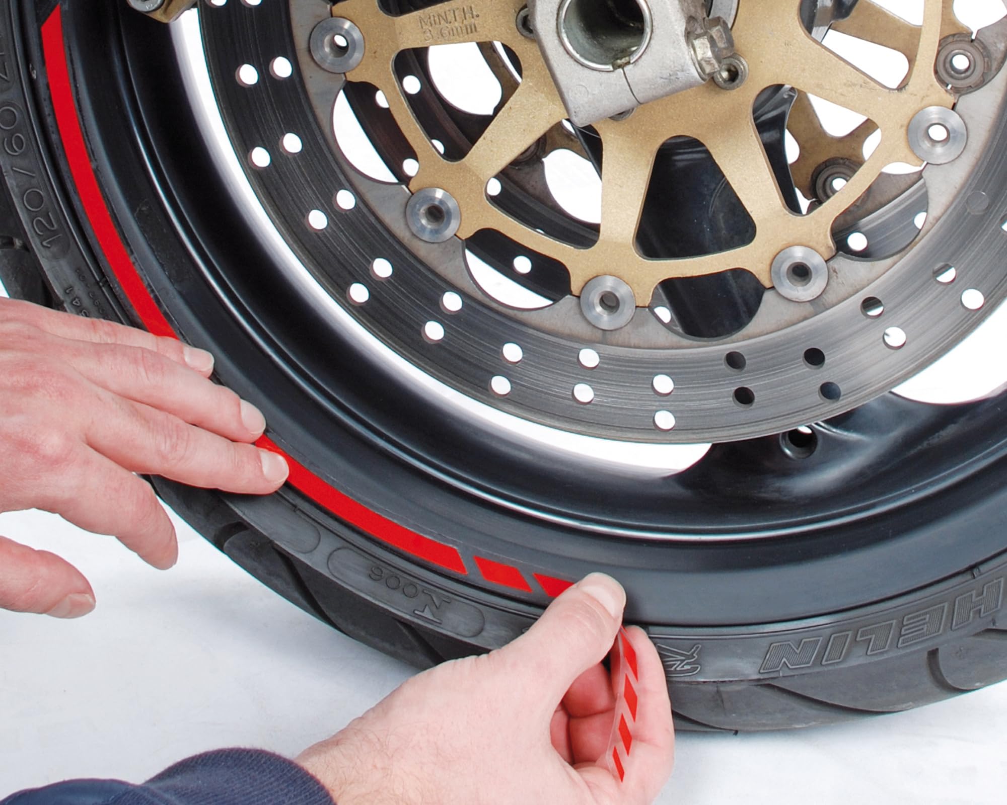 Strisce Adesive Foliatec Per Cerchi Auto - 4 Strisce Rosse 6mm X 2.15m - Resistente Al Calore Fino A 90&deg;C - Con Attrezzo Di Montaggio