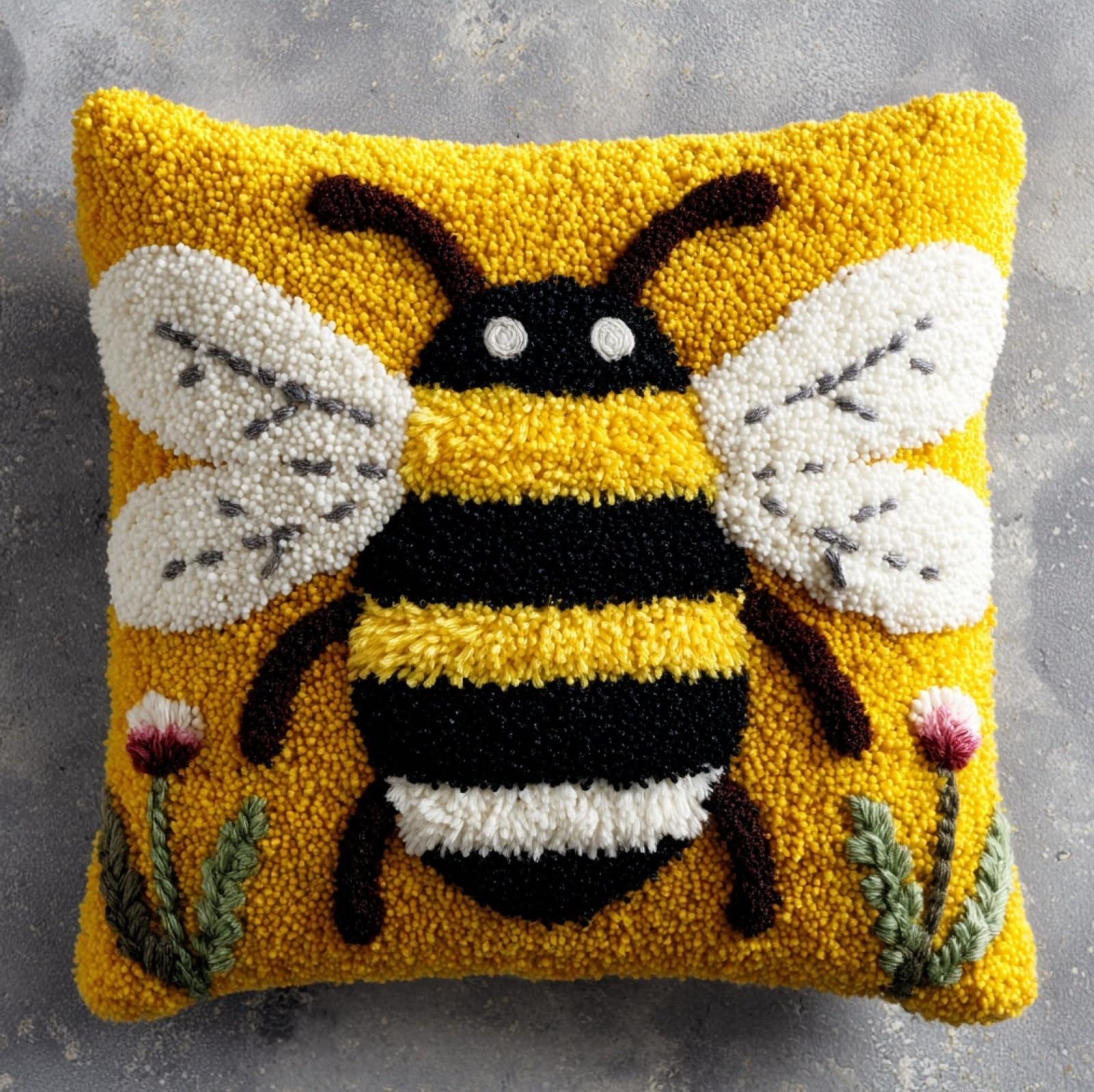 AxiangziK Latch Hook Cushion Kit 43x43cm,Cute Bees Complete Needlecraft Set with Pre-Cut Yarn & Tools,Creative Home Decor Gift for All Ages
