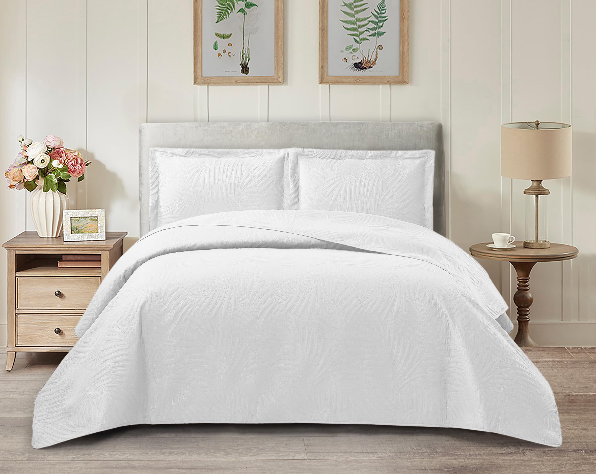 Luxury Quilted Leaf Bedspread Set Reversible Lightweight Coverlet with Pillow Shams 3 Piece Set All Season Soft & Breathable Machine Washable Multiple Sizes & Colours (White, Super King)