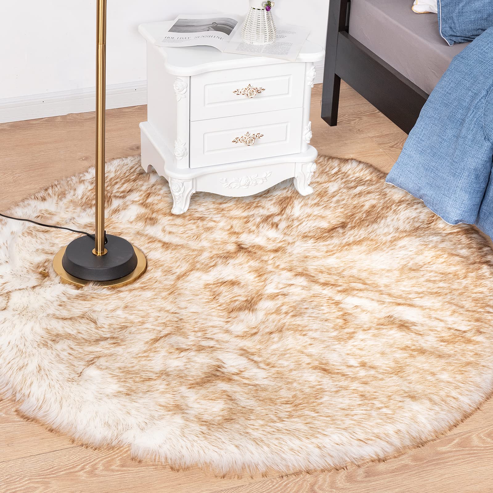 Carvapet Faux Sheepskin Fur Area Rug Round Fluffy Home Decor Floor Mat Circular Bedside Carpet for Bedroom Living Room Soft Circle Kids Play Mat for Nursery, 5ft Diameter, White with Brown Tips