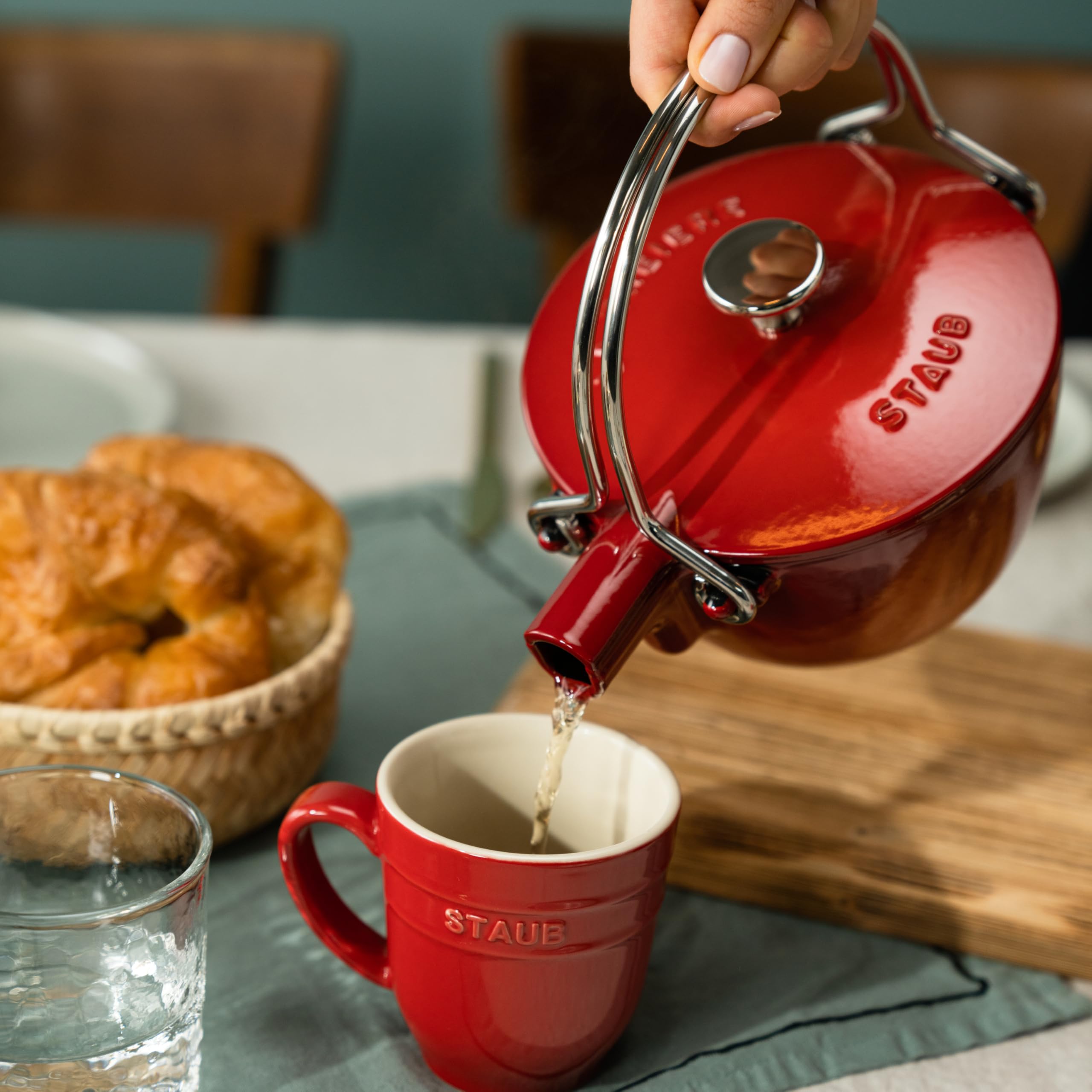 STAUB ティーポット チェリー Amazon.com | Staub Cast Iron 1-qt Round Tea Kettle - Cherry, Made