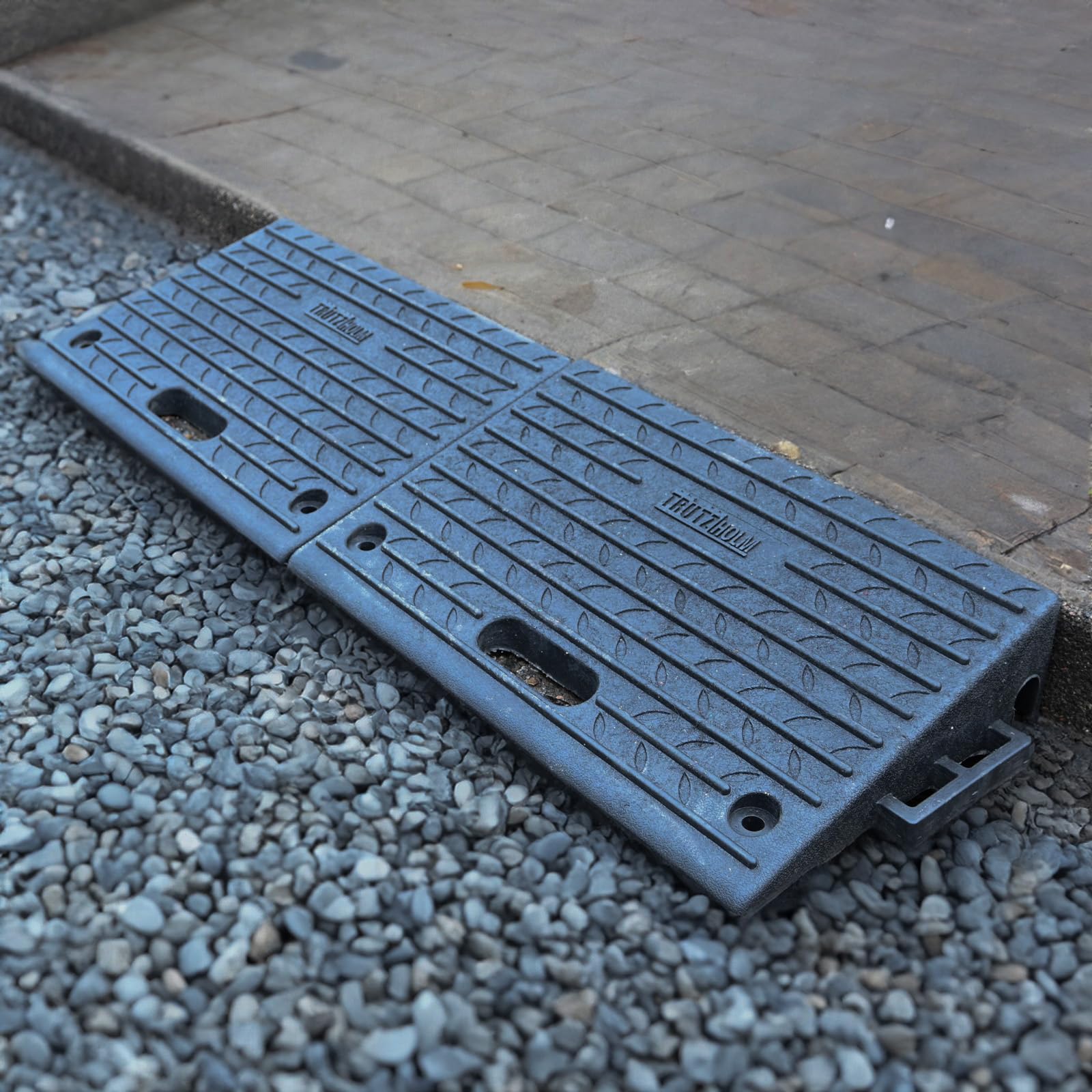 Bordsteinrampe für 10 cm Ausgleich aus Robustem Gummi - Rampe für Rollstuhl, Türschwelle, Auto, Motorrad und Bordsteinkanten - 2 Stück