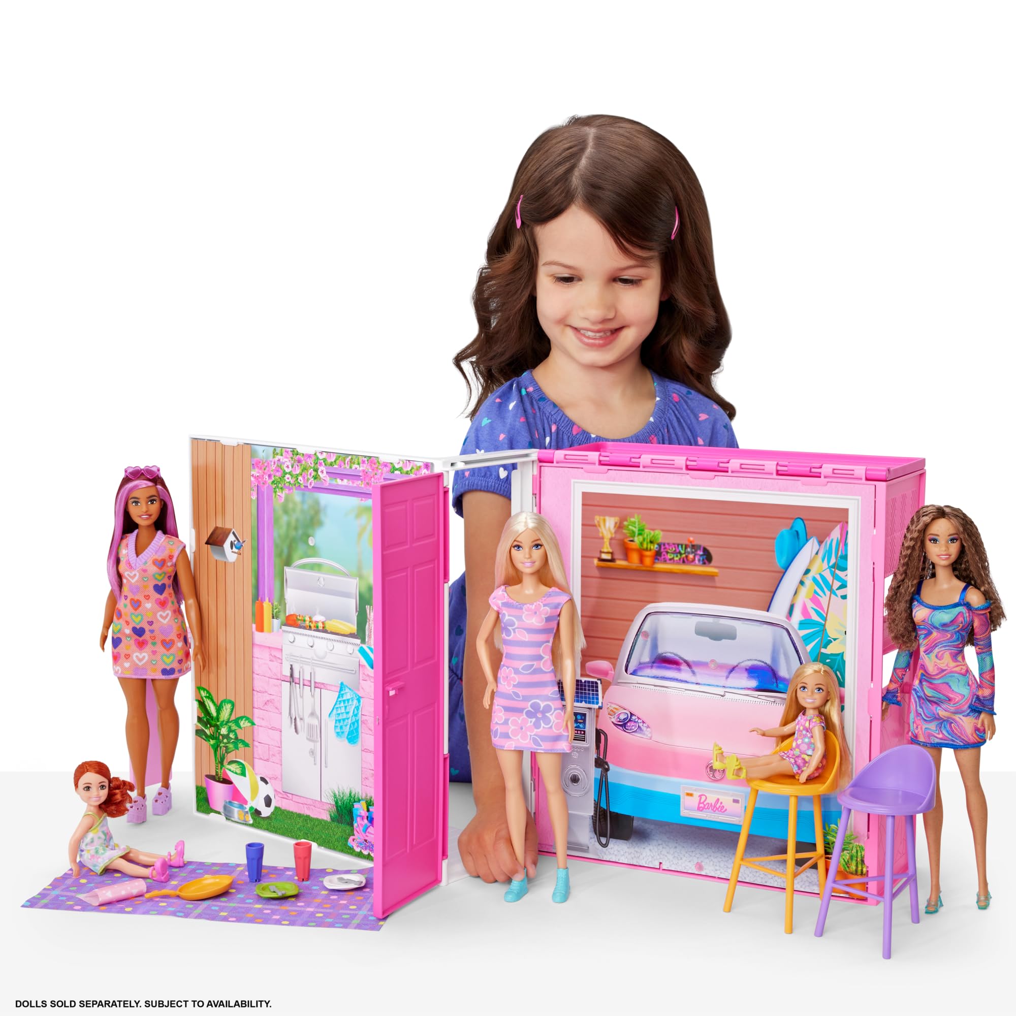 Barbie - Loft Casa Delle Vacanze, Plyaset con Bambola Bionda Inclusa e 4 Aree di Gioco, 11 Accessori e Tante Stanze Arredate, Giocattolo per Bambini, 3+ Anni, Hjr77