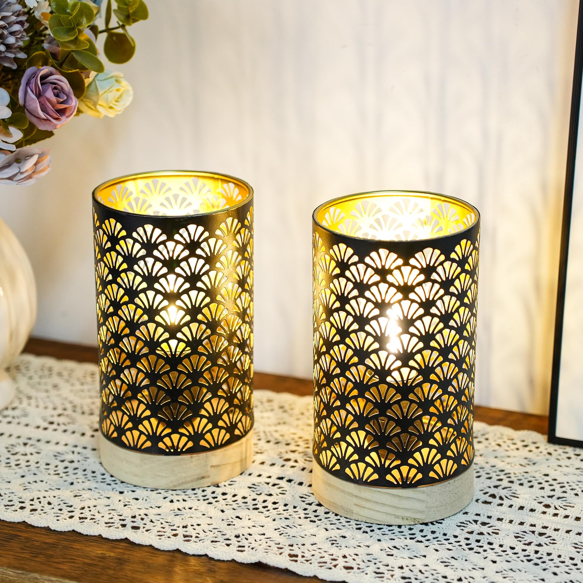 JHY DESIGN Lot de 2 lampes en métal fonctionnant avec piles - Hauteur - Avec minuterie de 6 heures - Pour mariage, fête, terrasse, jardin, intérieur, extérieur, table, balcon (base en bois)