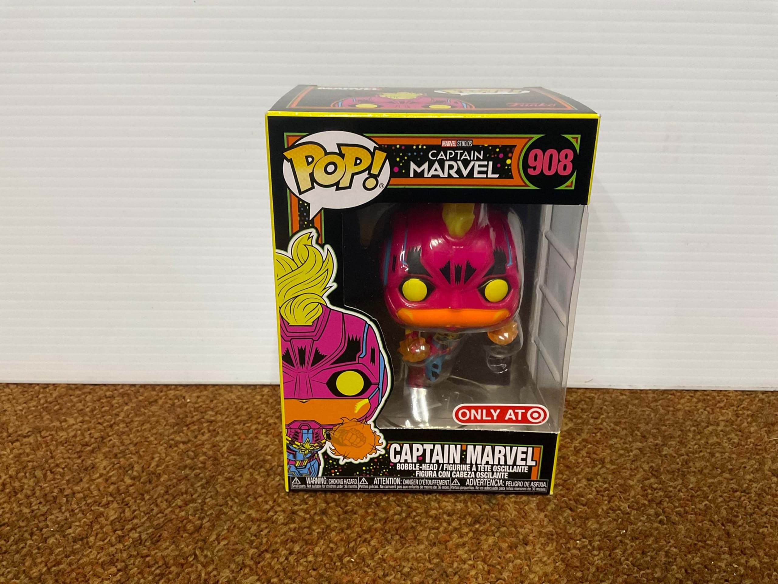 Pop! Captain Marvel 908 Blacklight Special Edition